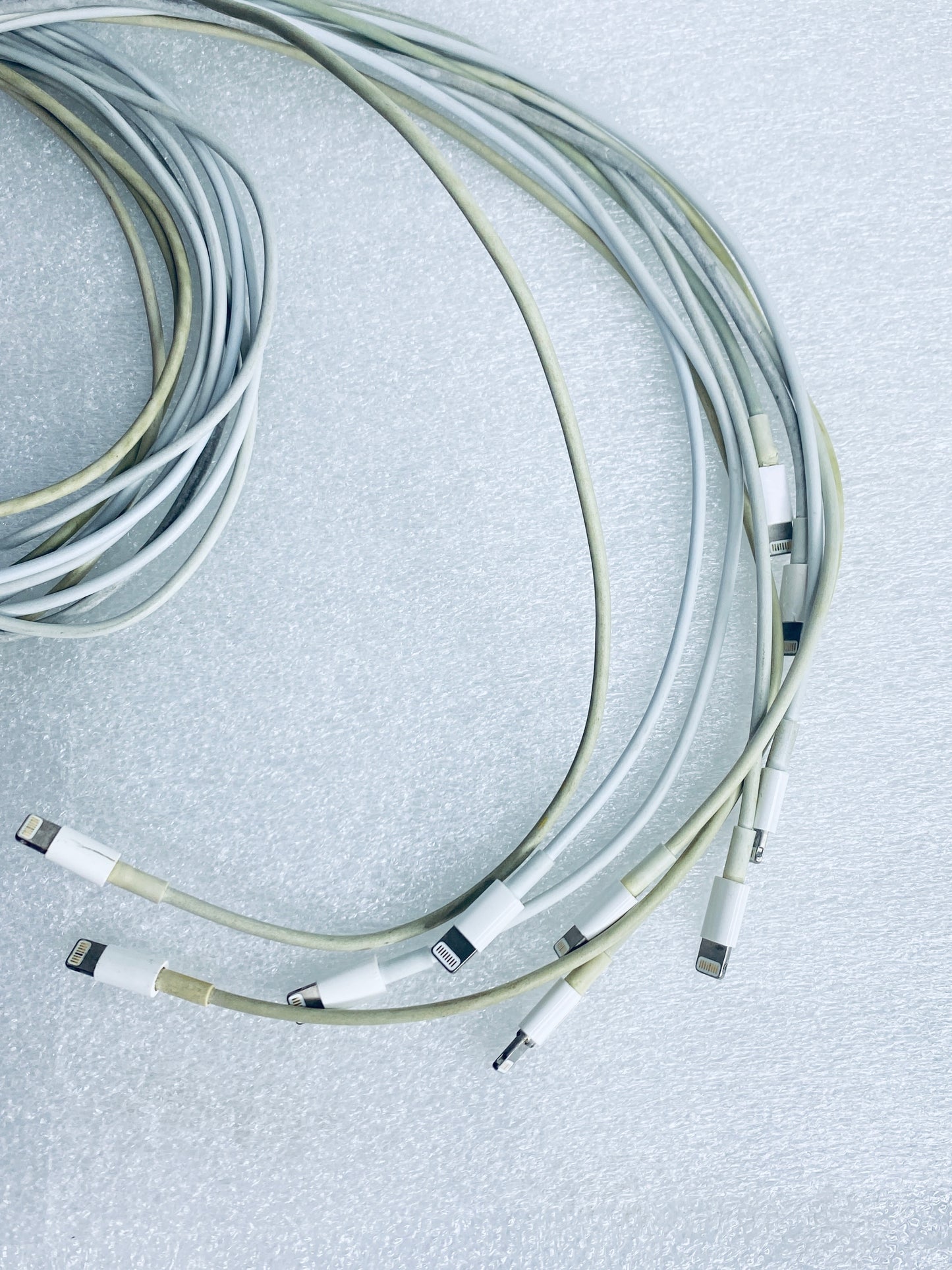 #175 - lot Of 10 - Mixed Sized Lightning Charge Cables For Apple iPhone & iPad - (READ) - (IN CONDITION AS SHOWN)