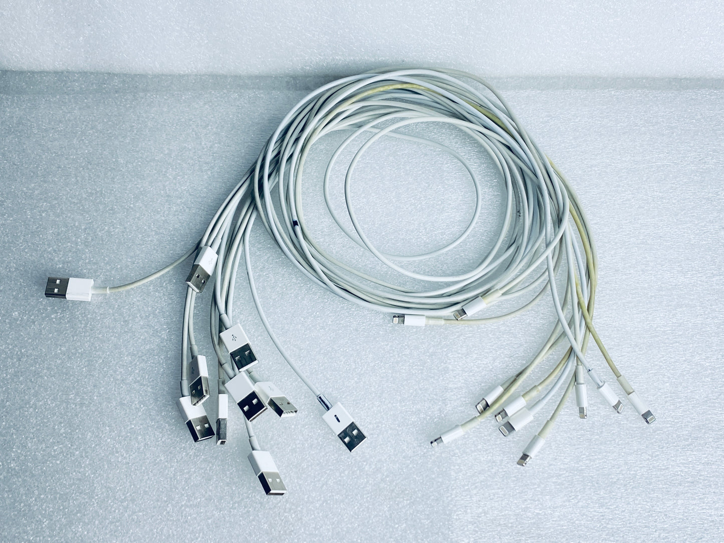 #177 - lot Of 10 - Mixed Sized Lightning Charge Cables For Apple iPhone & iPad - (READ) - (IN CONDITION AS SHOWN)
