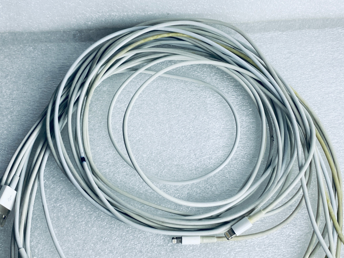#177 - lot Of 10 - Mixed Sized Lightning Charge Cables For Apple iPhone & iPad - (READ) - (IN CONDITION AS SHOWN)