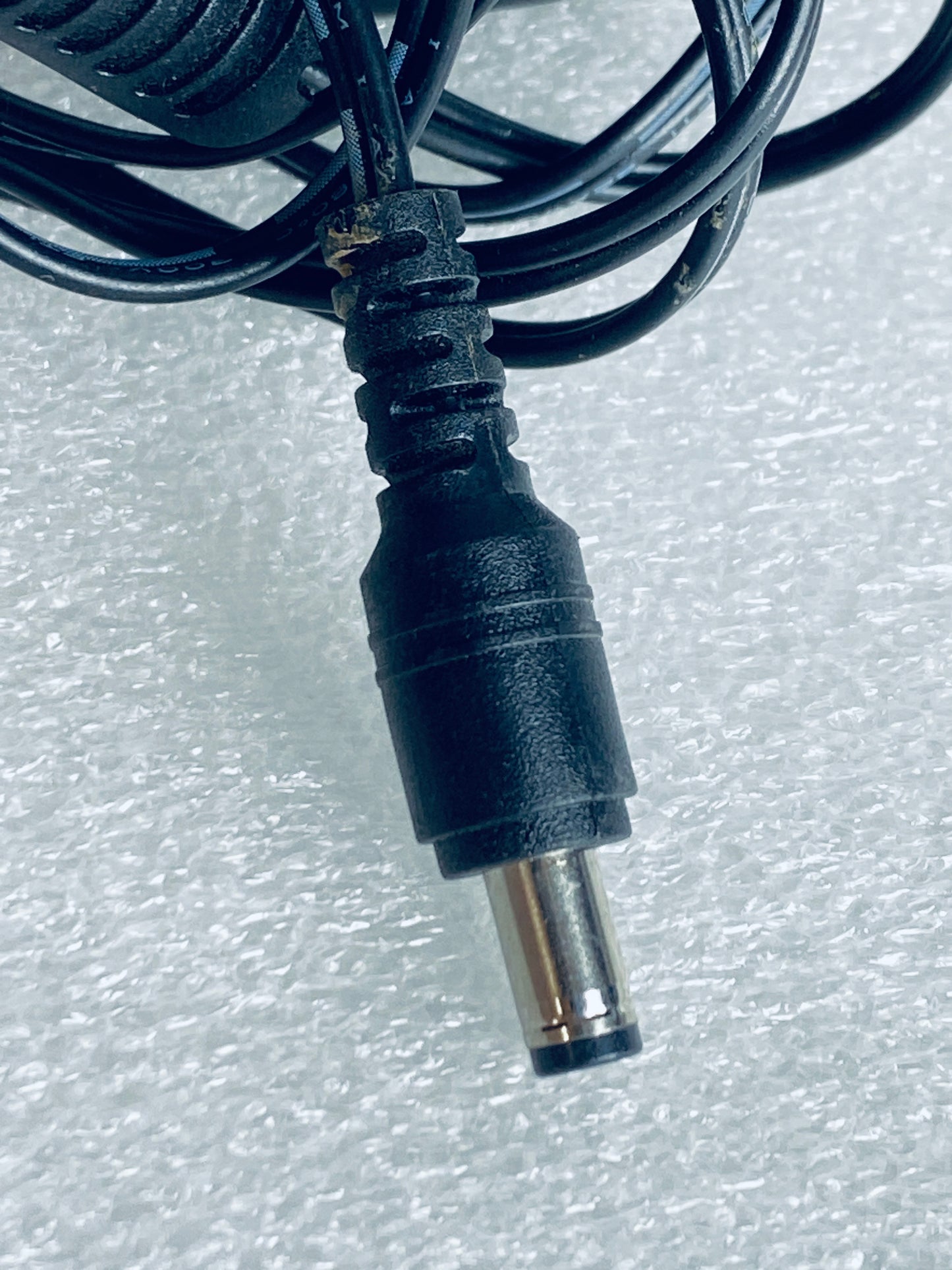 cS CS-1202000 12V 2A AC Adapter/Charger Power Supply Cord, Black - (READ)