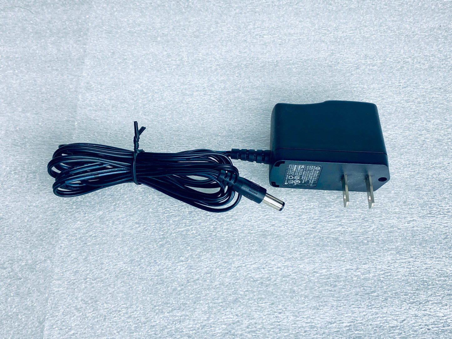 yee Fu YF1200500K3-UL AC/DC 12V 2A Switching Adapter, Black - (READ)
