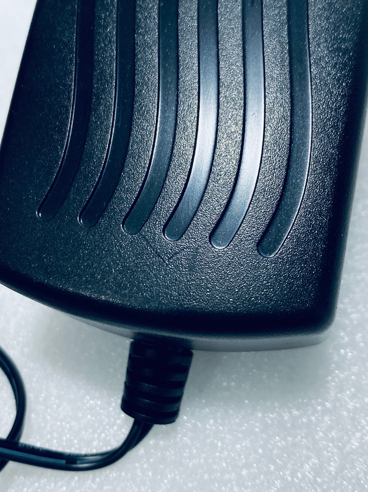 cS CS-1203000 12V 3A AC Adapter/Charger Power Supply Cord, Black - (READ)