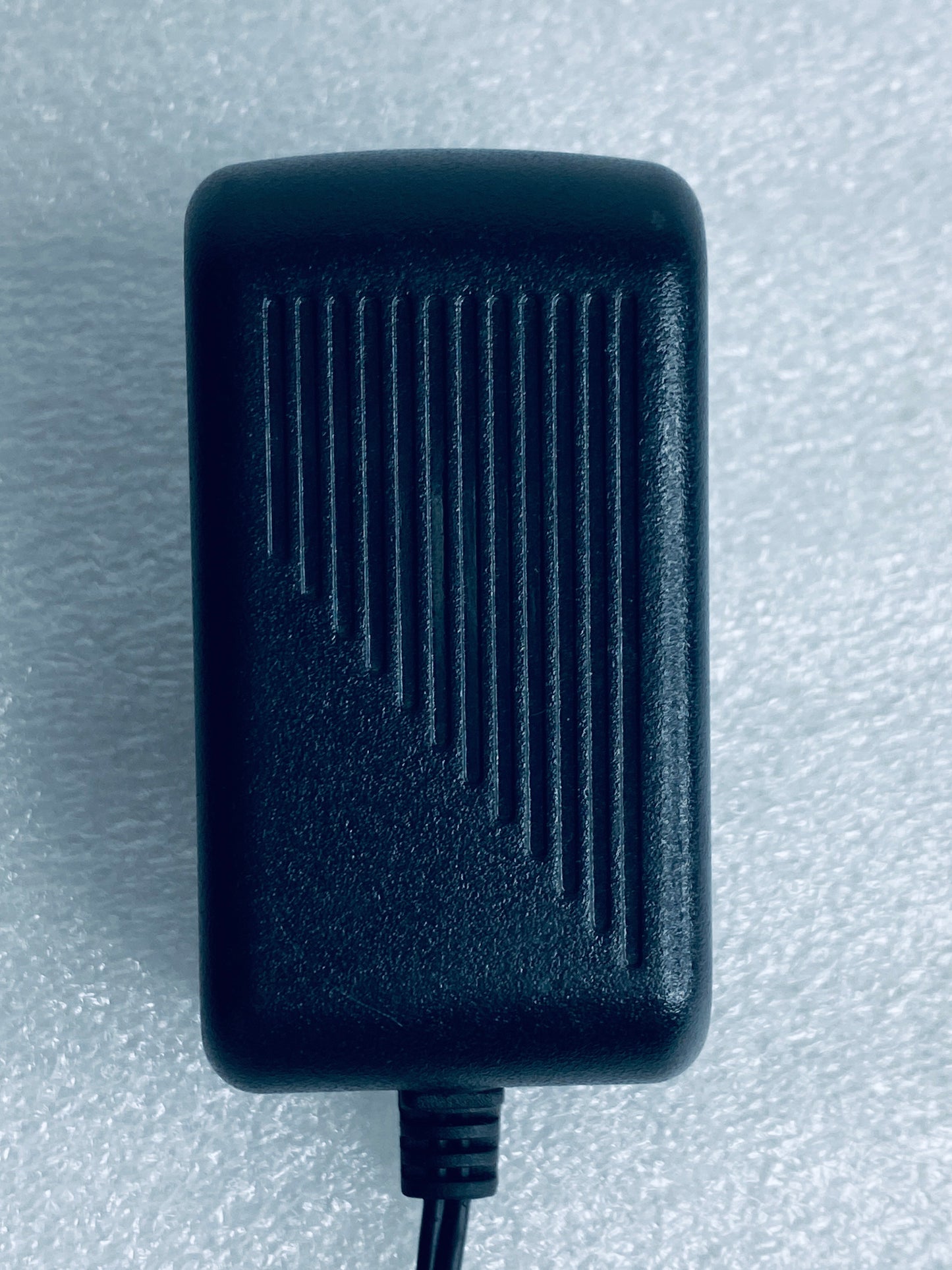 lot Of 3 - FJ-SW1202000U AC/DC 12V 0.6A Switching Adapter, Black - (READ)