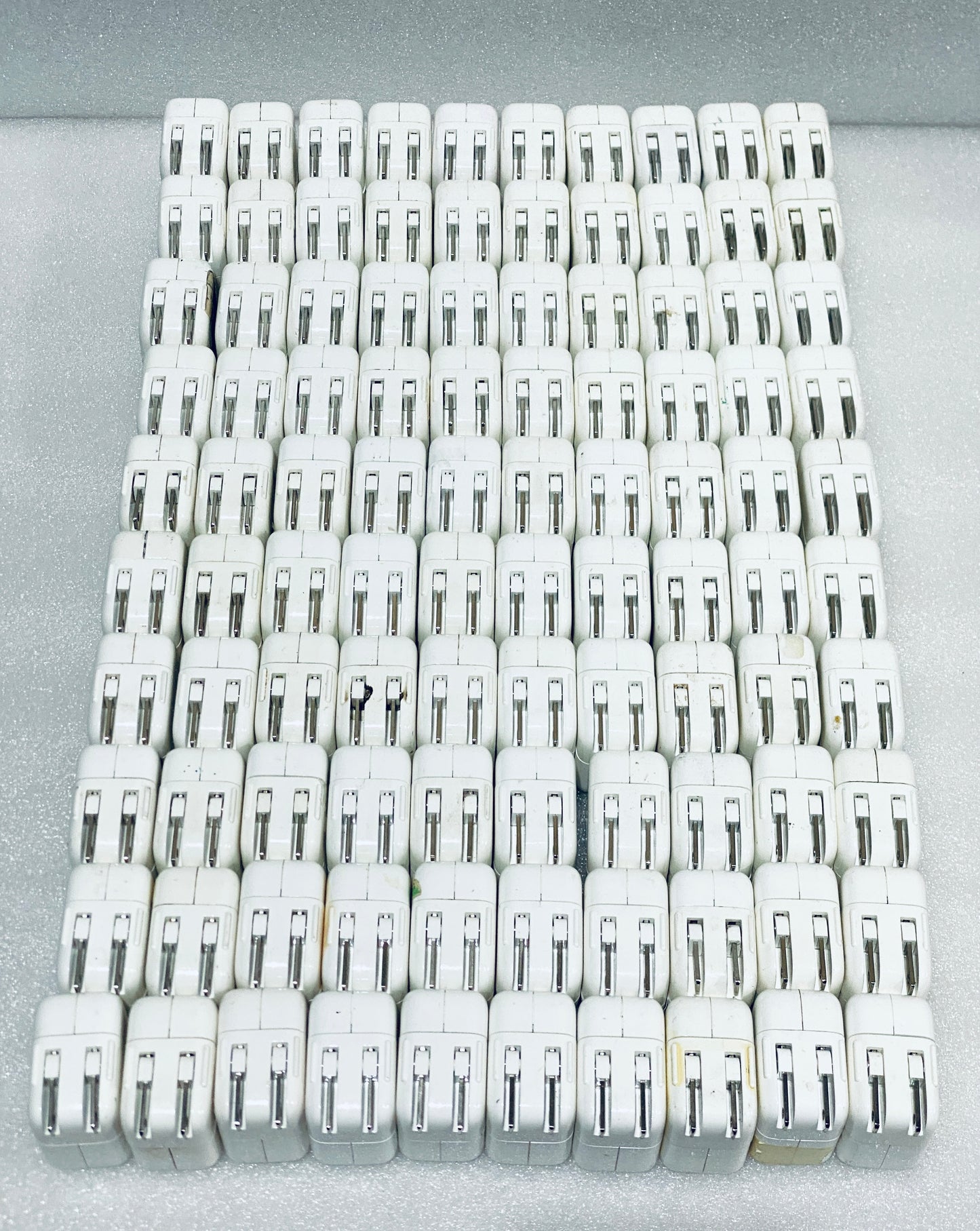 Lot Of 100 - Original/OEM Apple 12W A1401 USB Power Adapter/Charger Bricks -READ