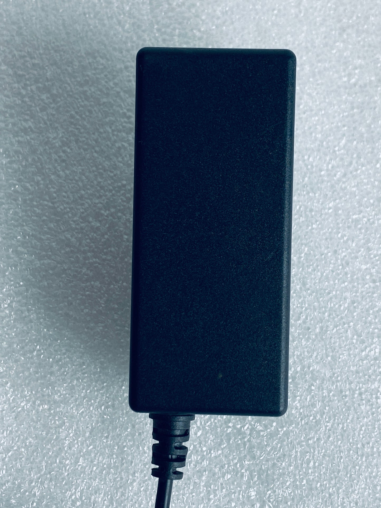 hoioto ADS-26FSP-12 15024EPCU AC/DC 15V 1.6A Switching Adapter, Black - (READ)