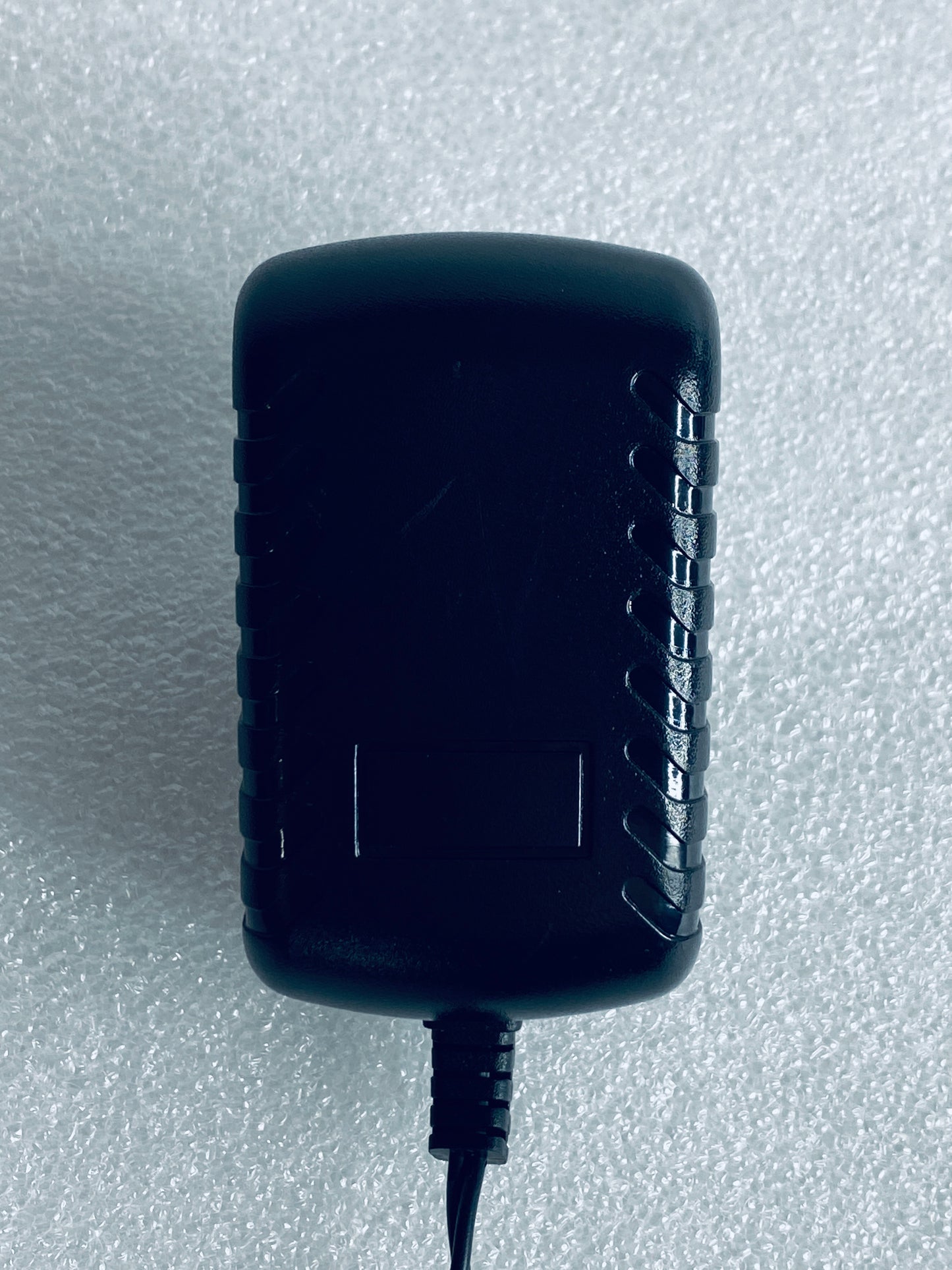 TY1200200A1MN AC/DC 12V 2A Switching Adapter & 4-Way Split Power Cable - (READ)