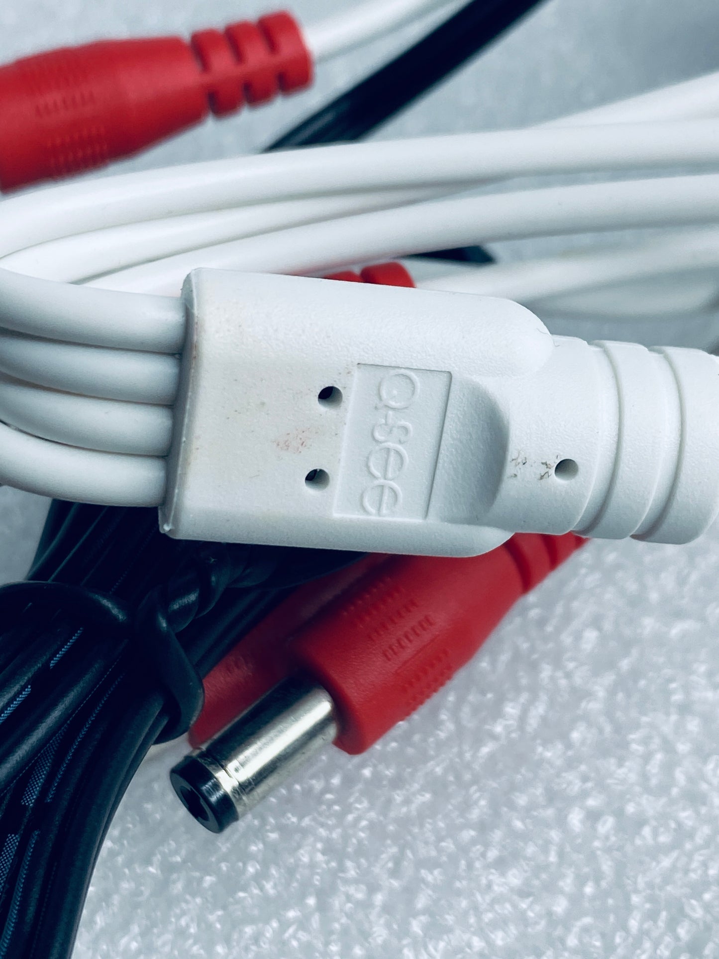 lot Of 2- FJ-SW1202000U AC/DC 12V 0.6A Switching Adapter & 4-Way Split Cord-READ