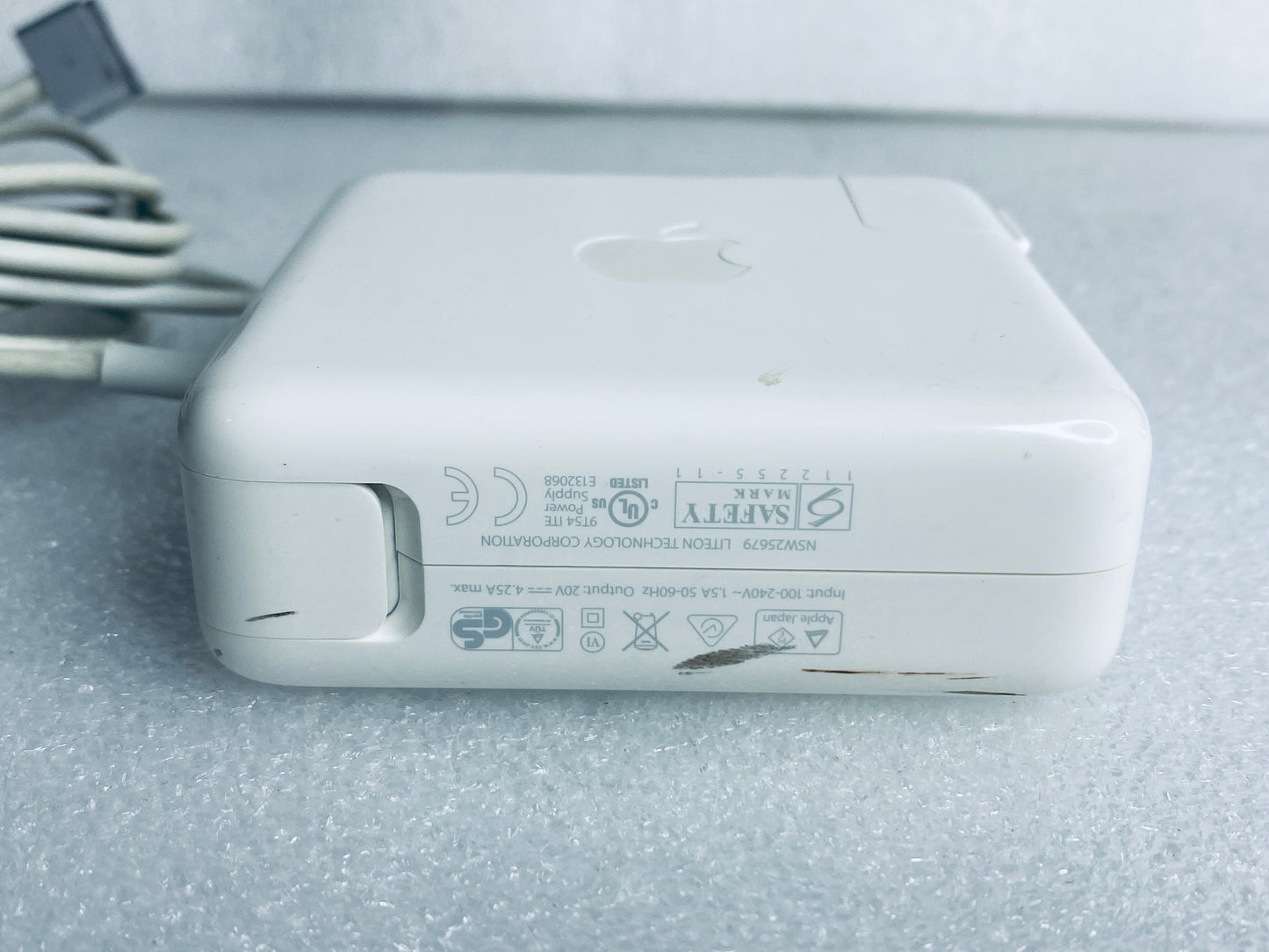 apple 85W MagSafe 2 Power Adapter Magnetic T-Tip MacBook Pro, A1424 – (READ)