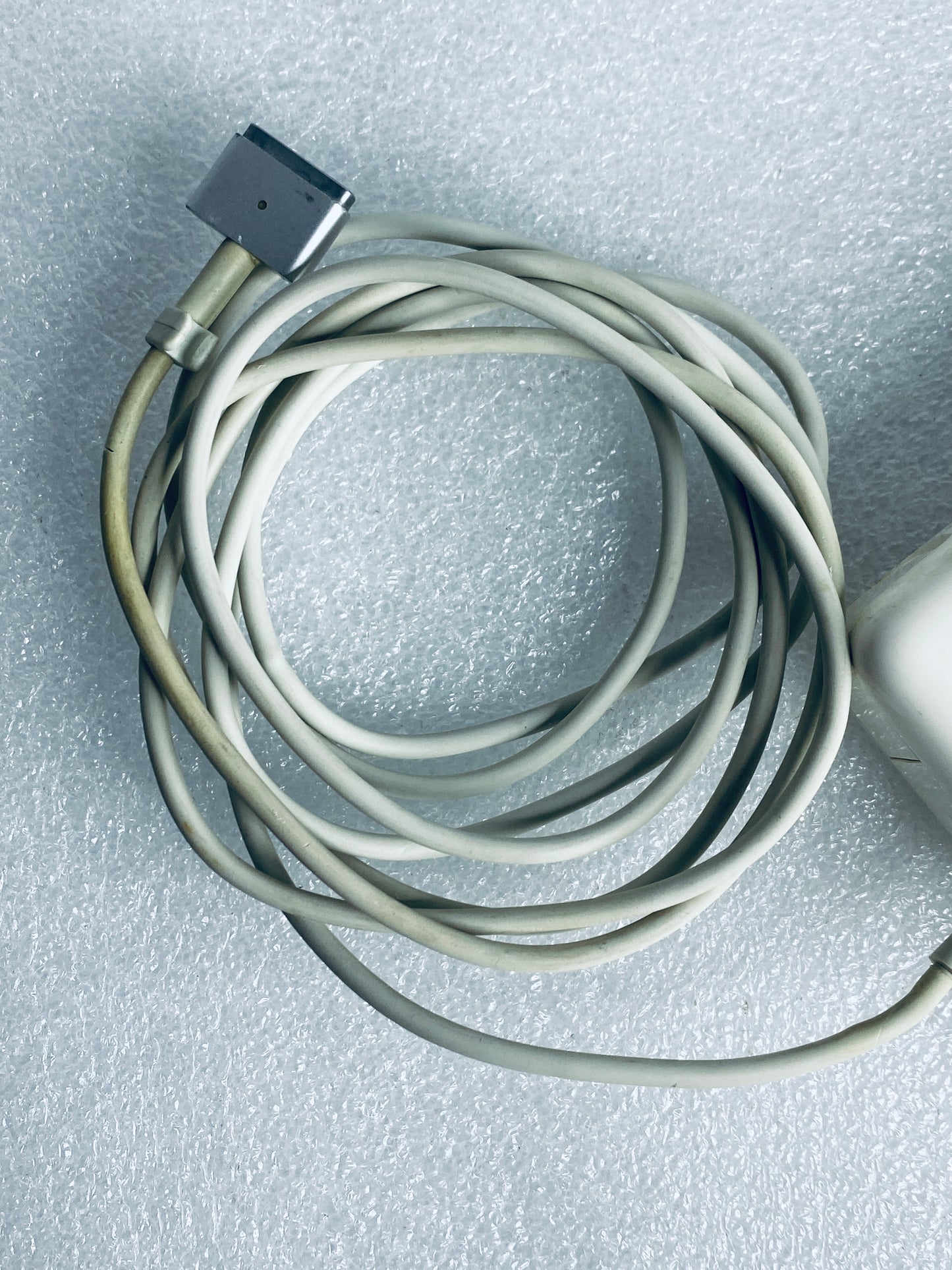 apple 85W MagSafe Power Adapter Magnetic T-Tip MacBook Pro, A1424 – (READ)