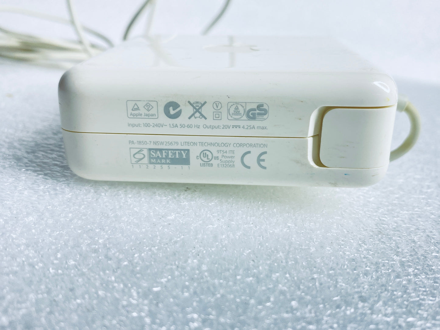 apple 85W MagSafe Power Adapter Magnetic T-Tip MacBook Pro, A1424 – (READ)