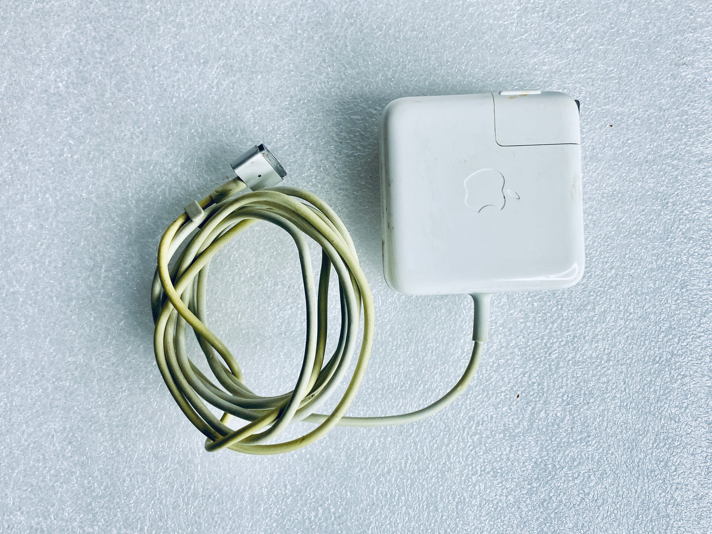 Apple MagSafe 2 45W AC Adapter/Charger For MacBook Air, A1436 - (READ)