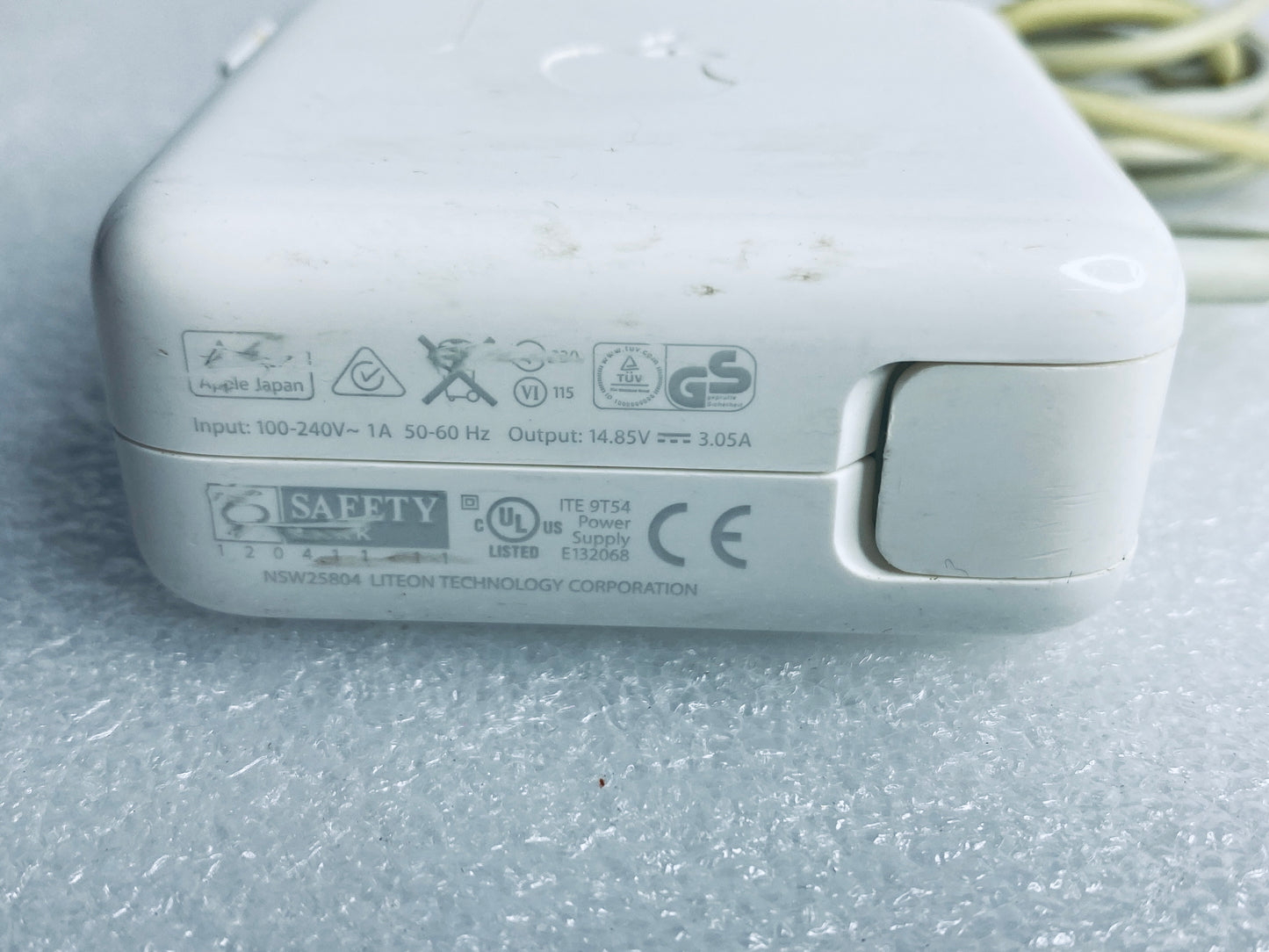 Apple MagSafe 2 45W AC Adapter/Charger For MacBook Air, A1436 - (READ)