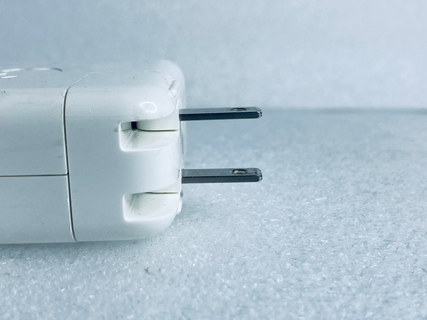 Apple MagSafe 2 45W AC Adapter/Charger For MacBook Air, A1436 - (READ)