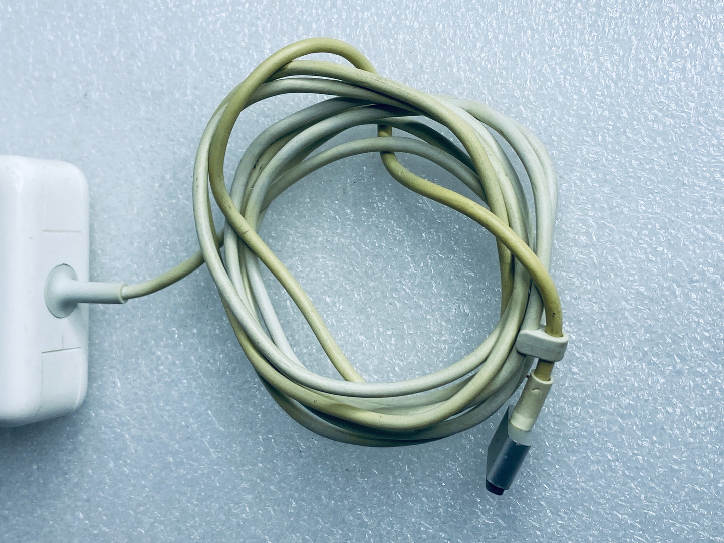 Apple MagSafe 2 45W AC Adapter/Charger For MacBook Air, A1436 - (READ)