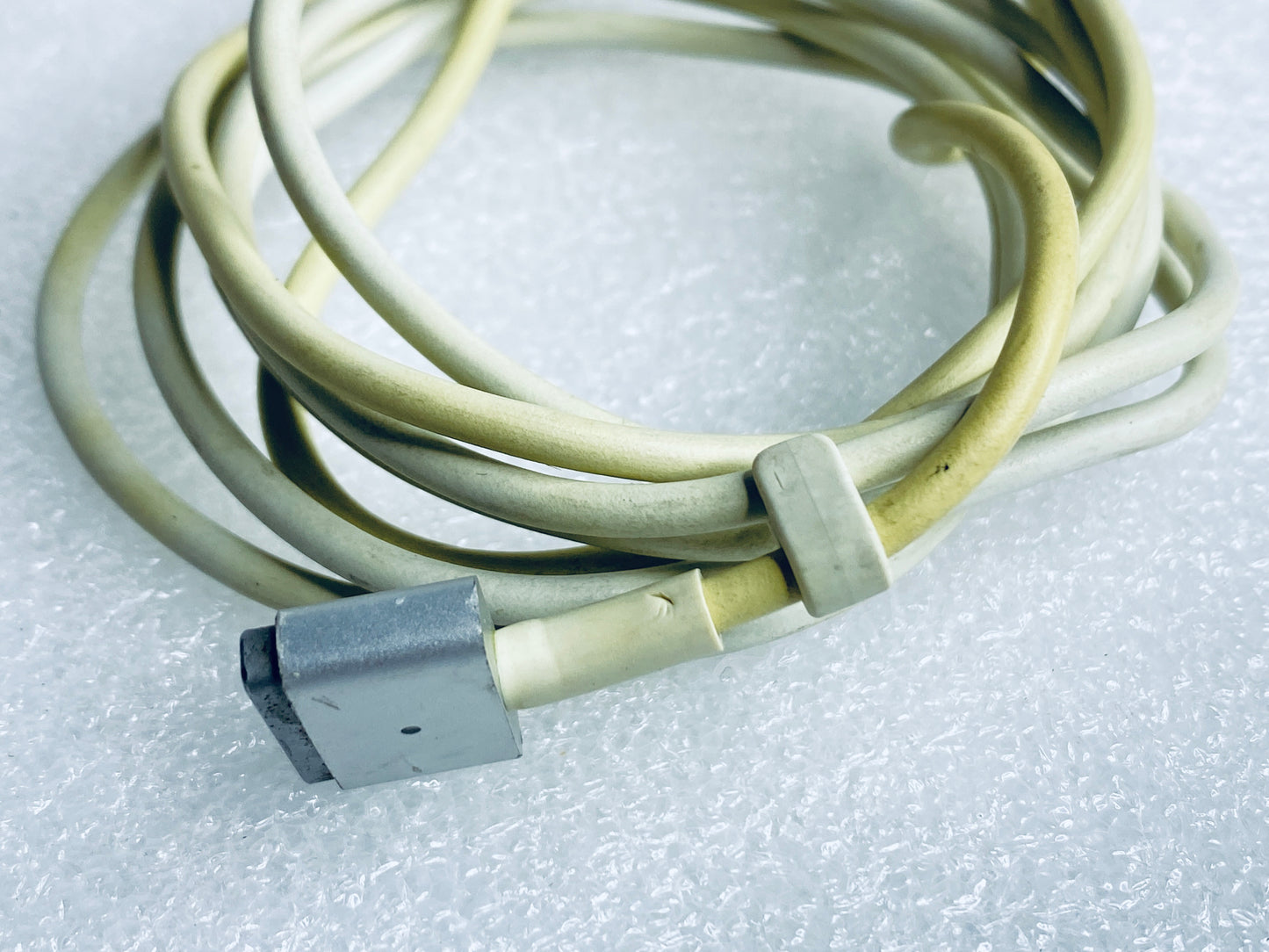 Apple MagSafe 2 45W AC Adapter/Charger For MacBook Air, A1436 - (READ)