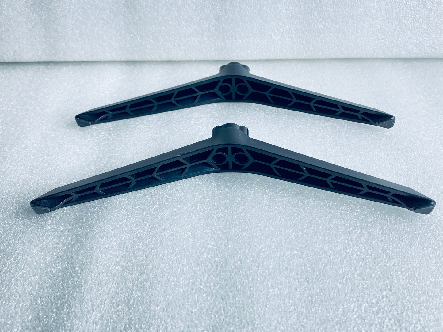 vizio SZ200268 Black TV Stand Legs For D43F-J04