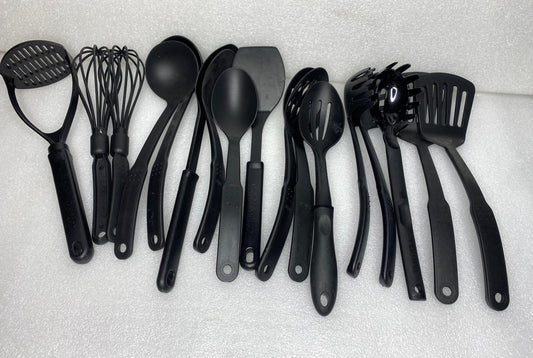 #85 - lot Of 17 Kitchen Cookware Utensils, Spatulas, Spoons - (READ) - (IN CONDITION & COLOR AS SHOWN)