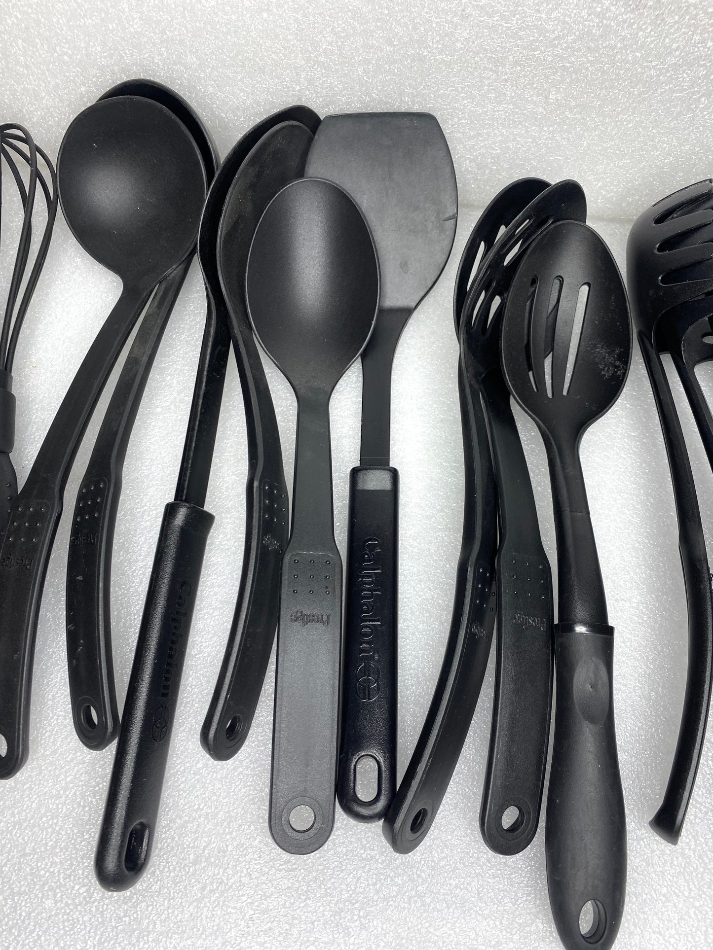 #85 - lot Of 17 Kitchen Cookware Utensils, Spatulas, Spoons - (READ) - (IN CONDITION & COLOR AS SHOWN)