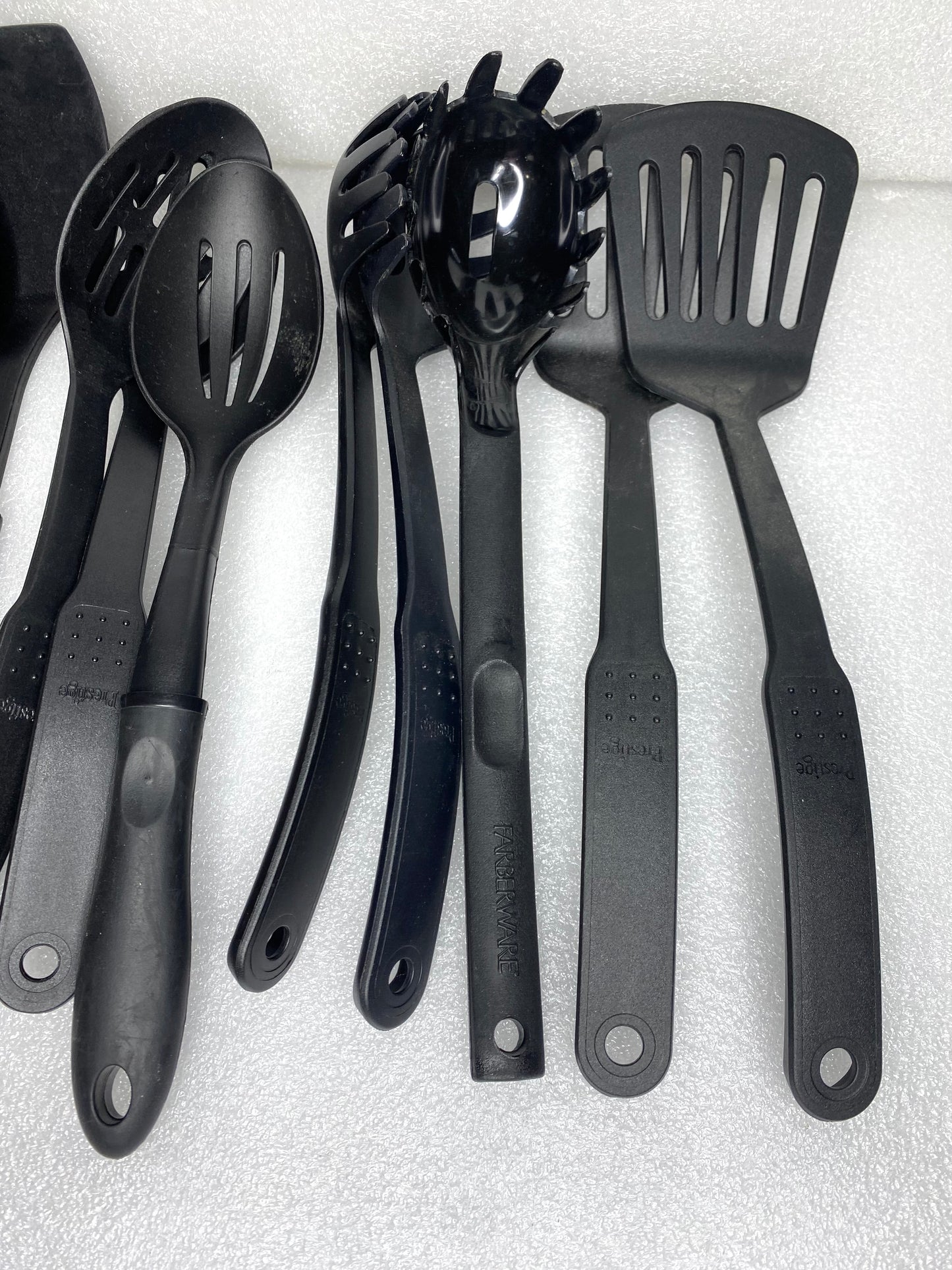 #85 - lot Of 17 Kitchen Cookware Utensils, Spatulas, Spoons - (READ) - (IN CONDITION & COLOR AS SHOWN)