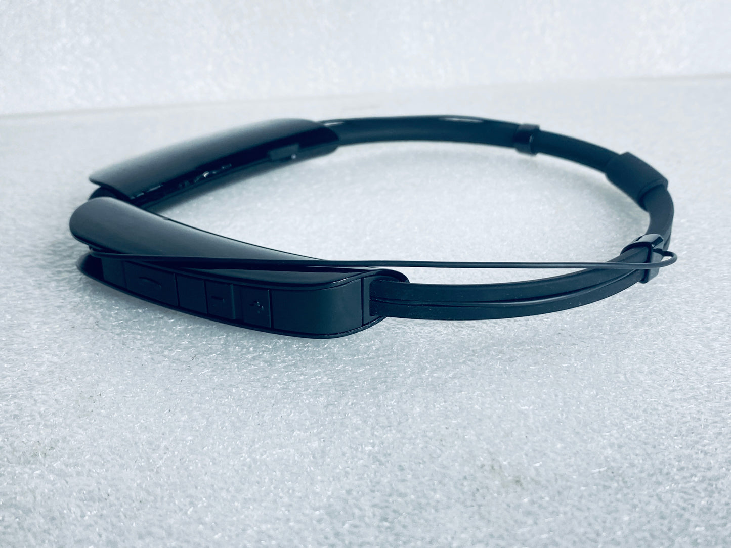 Insignia Wireless Bluetooth In-Ear Headset With Microphone, NS-CAHBTEB01-B