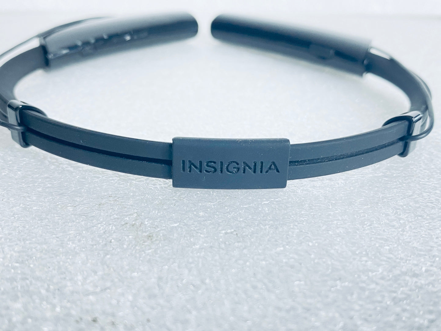 Insignia Wireless Bluetooth In-Ear Headset With Microphone, NS-CAHBTEB01-B