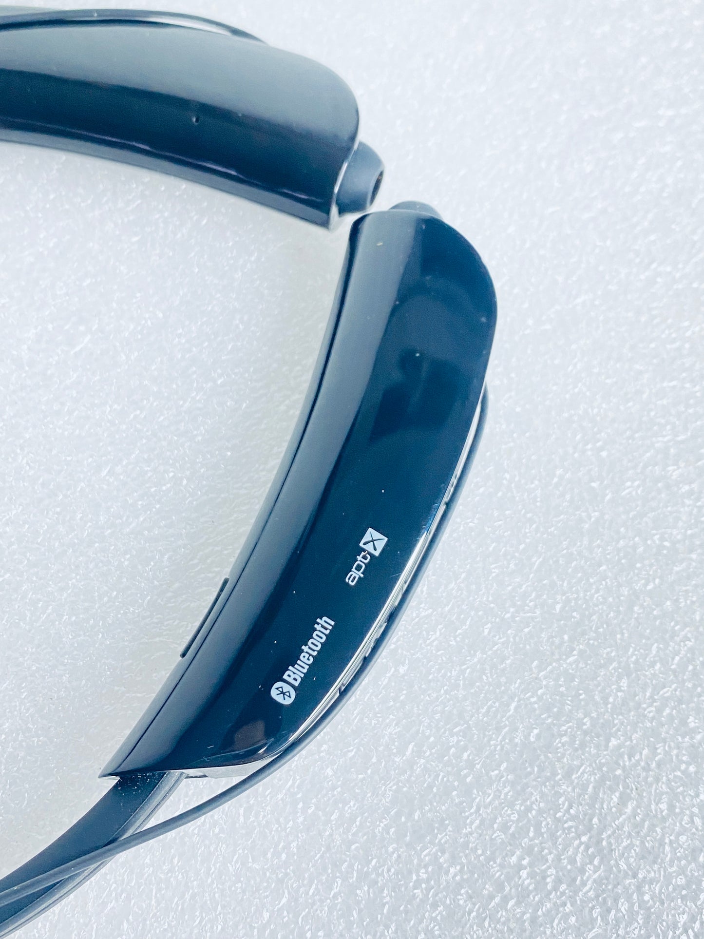 Insignia Wireless Bluetooth In-Ear Headset With Microphone, NS-CAHBTEB01-B