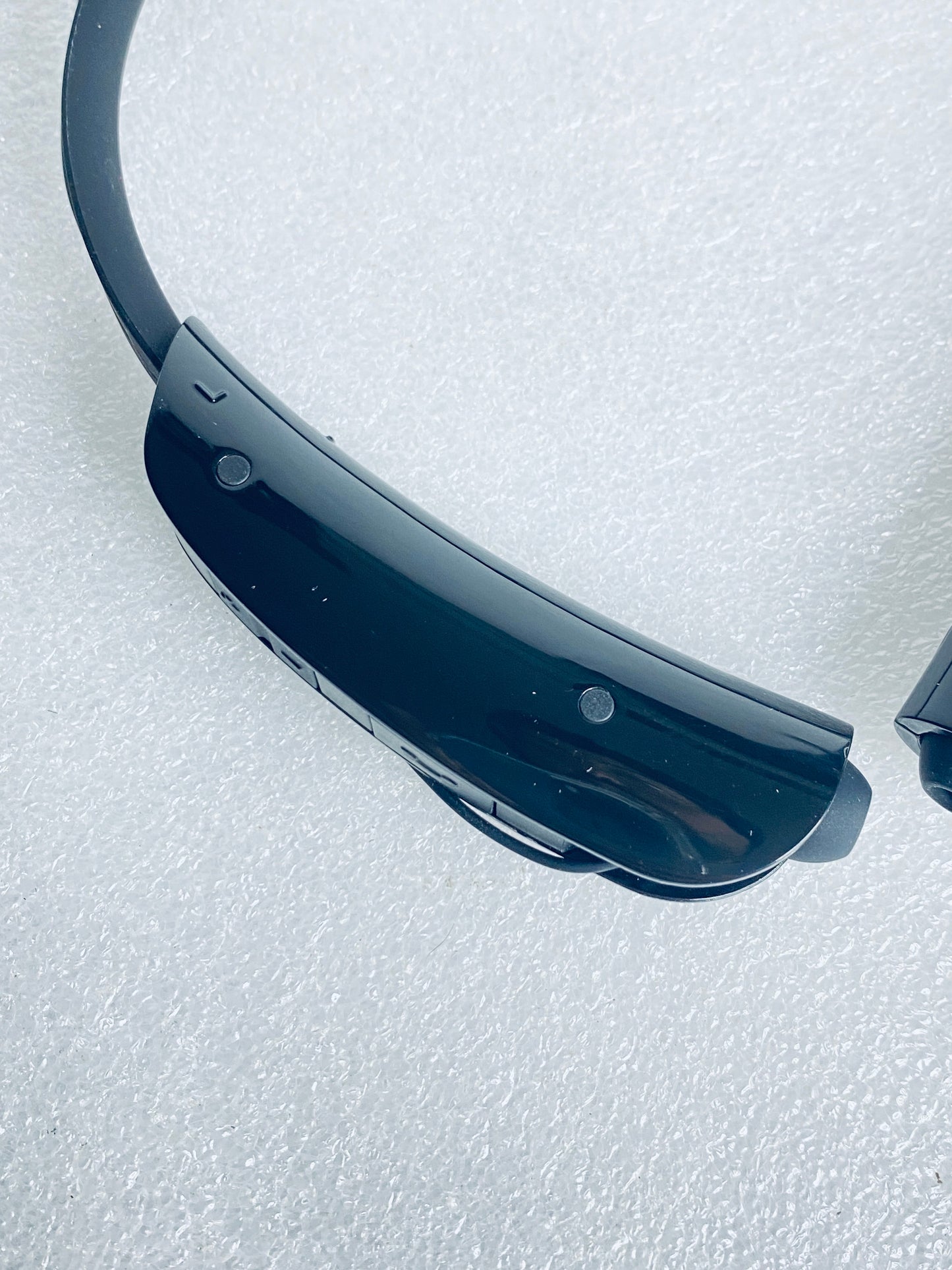 Insignia Wireless Bluetooth In-Ear Headset With Microphone, NS-CAHBTEB01-B