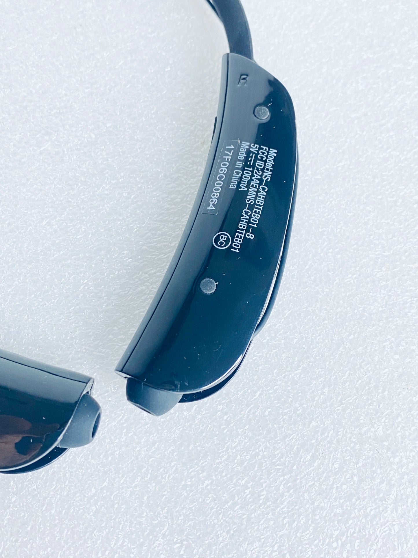 Insignia Wireless Bluetooth In-Ear Headset With Microphone, NS-CAHBTEB01-B