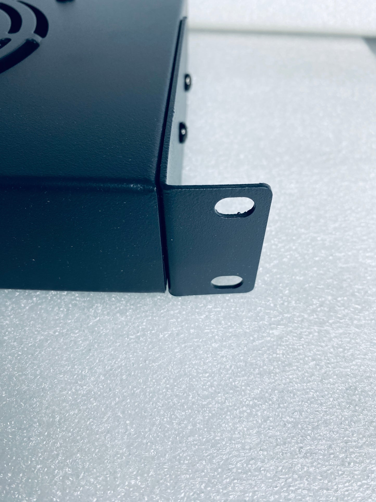 NavePoint Black Rack Cabinet Mounted Server Cooling System With 2 Fans - (READ)