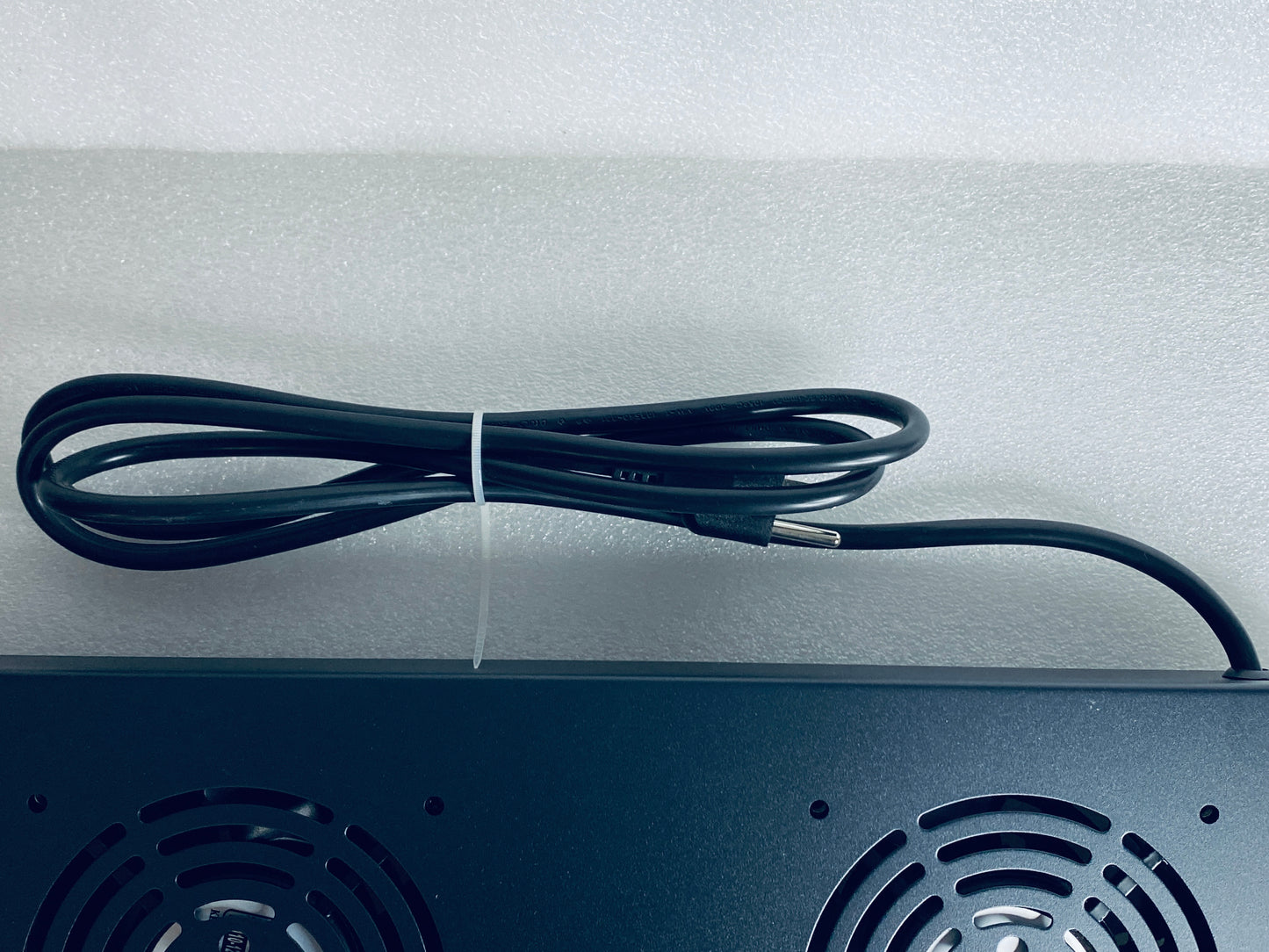 NavePoint Black Rack Cabinet Mounted Server Cooling System With 2 Fans - (READ)