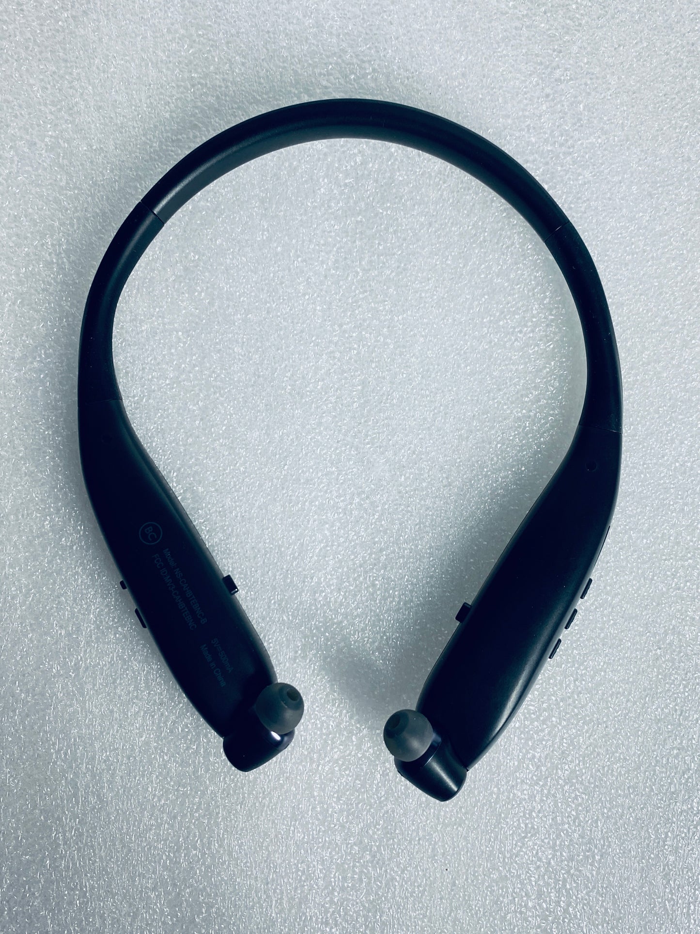 insignia Wireless Bluetooth In-Ear Headset W/Microphone, NS-CAHBTEBNC - (READ)