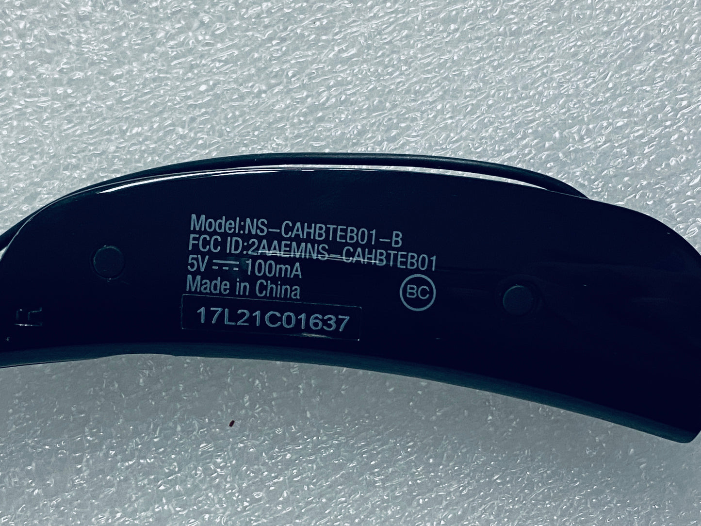 Insignia NS-CAHBTEB01-B Wireless Bluetooth In-Ear Headset W/ Microphone