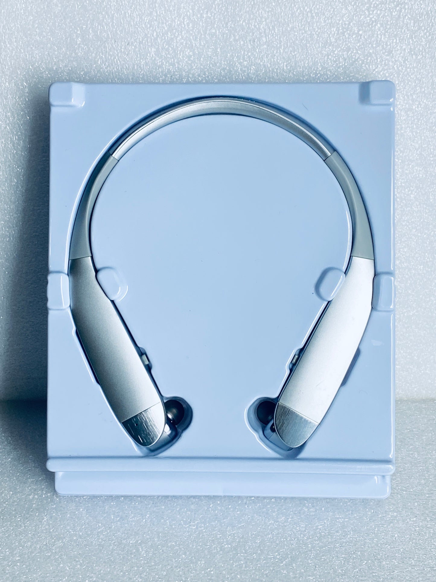 Insignia Bluetooth Noise-Canceling Wireless In-Ear Silver Headset NS-CAHBTEBNC-S