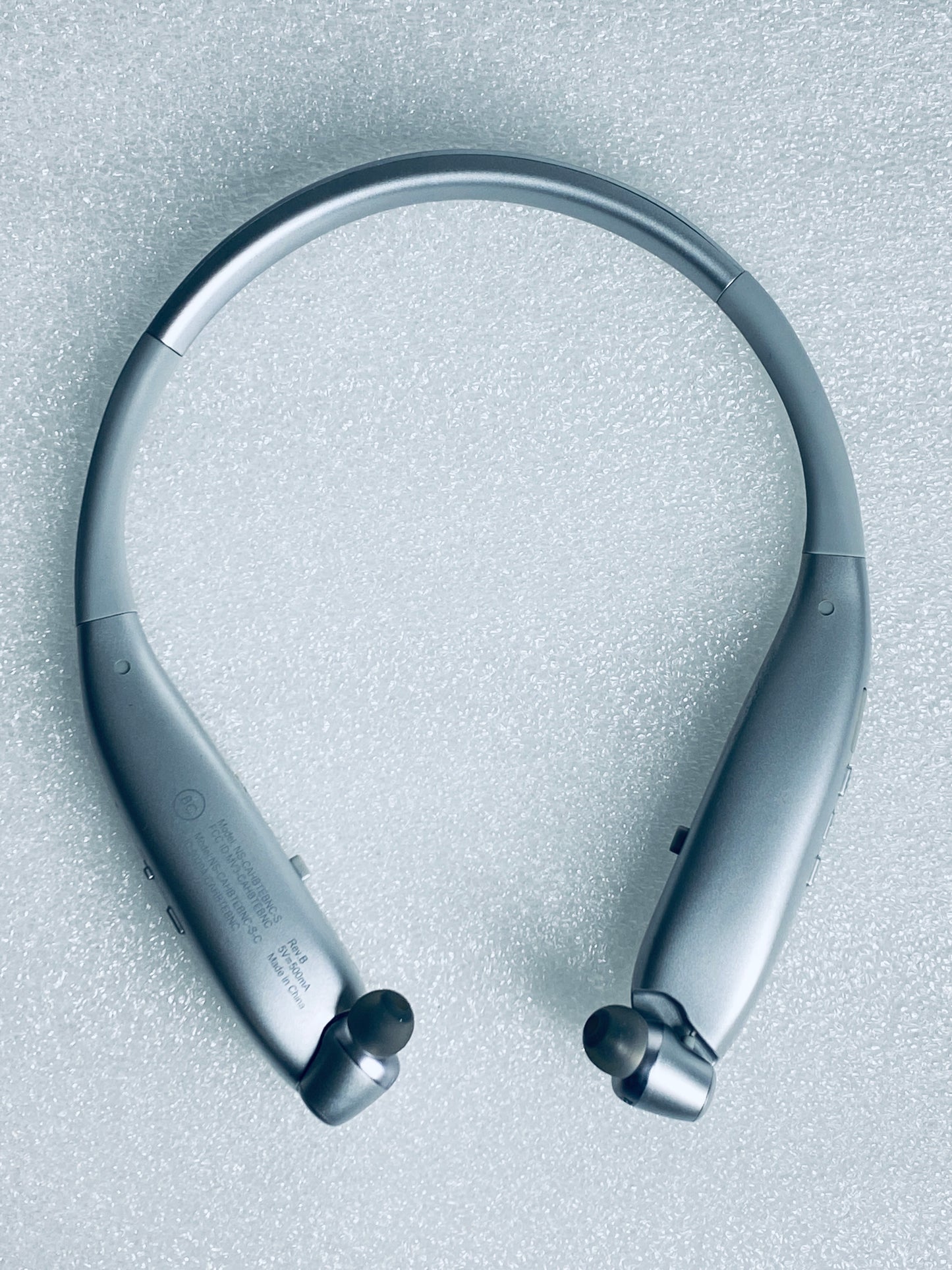 Insignia Bluetooth Noise-Canceling Wireless In-Ear Silver Headset NS-CAHBTEBNC-S