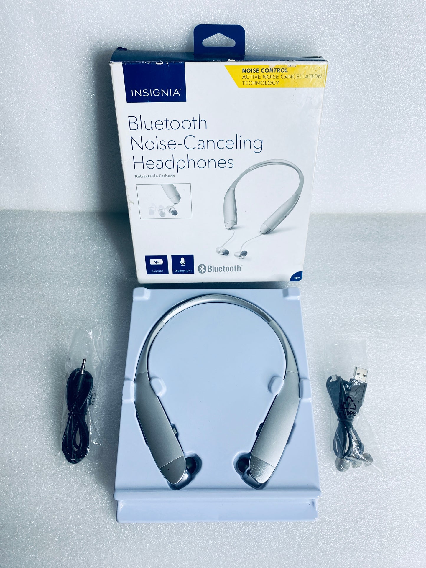 Insignia Bluetooth Noise-Canceling Wireless In-Ear Silver Headset NS-CAHBTEBNC-S