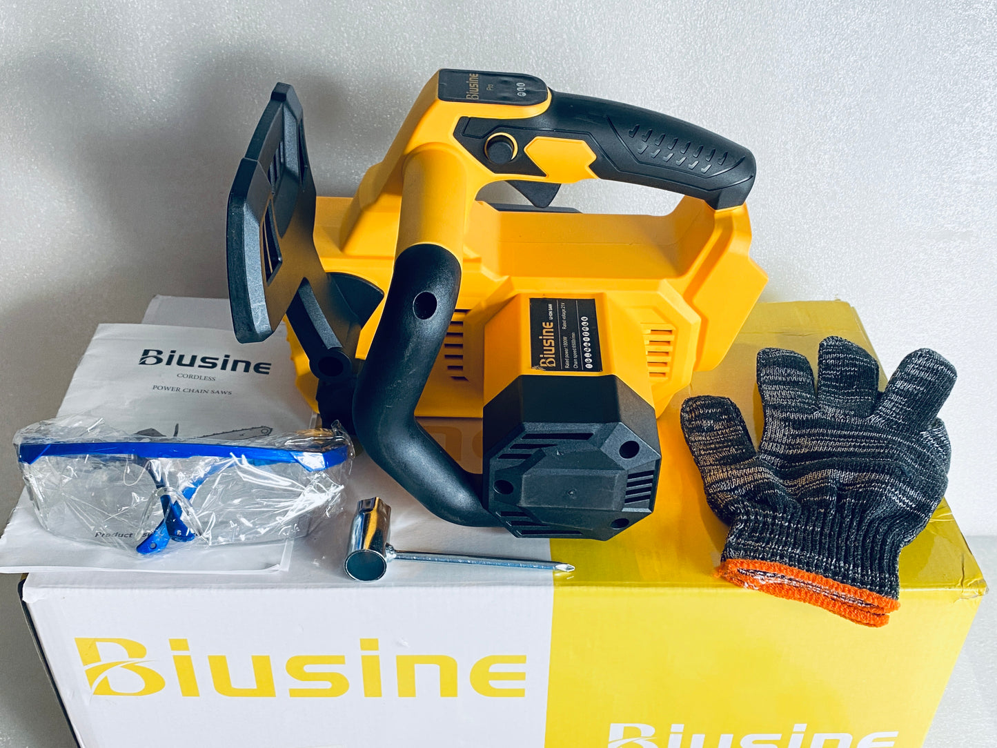 New Other - Biusine 14” Cordless Chainsaw With (2) 21V Batteries & Charger