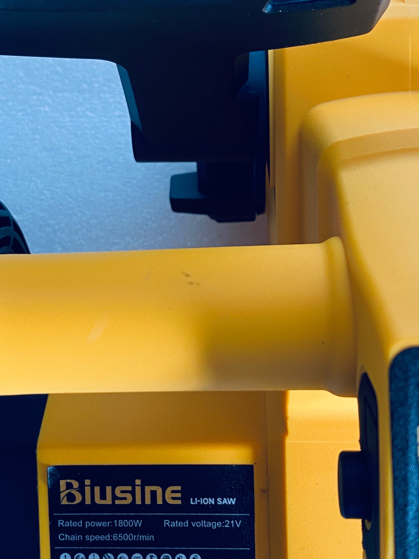 New Other - Biusine 14” Cordless Chainsaw With (2) 21V Batteries & Charger