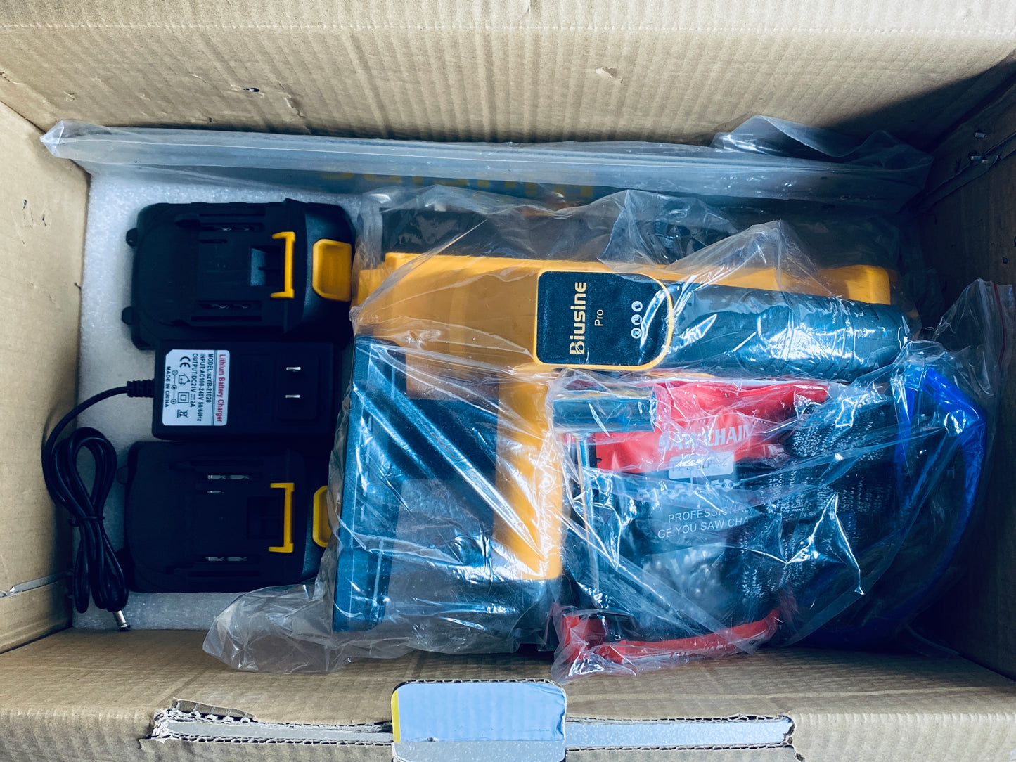 New Other - Biusine 14” Cordless Chainsaw With (2) 21V Batteries & Charger