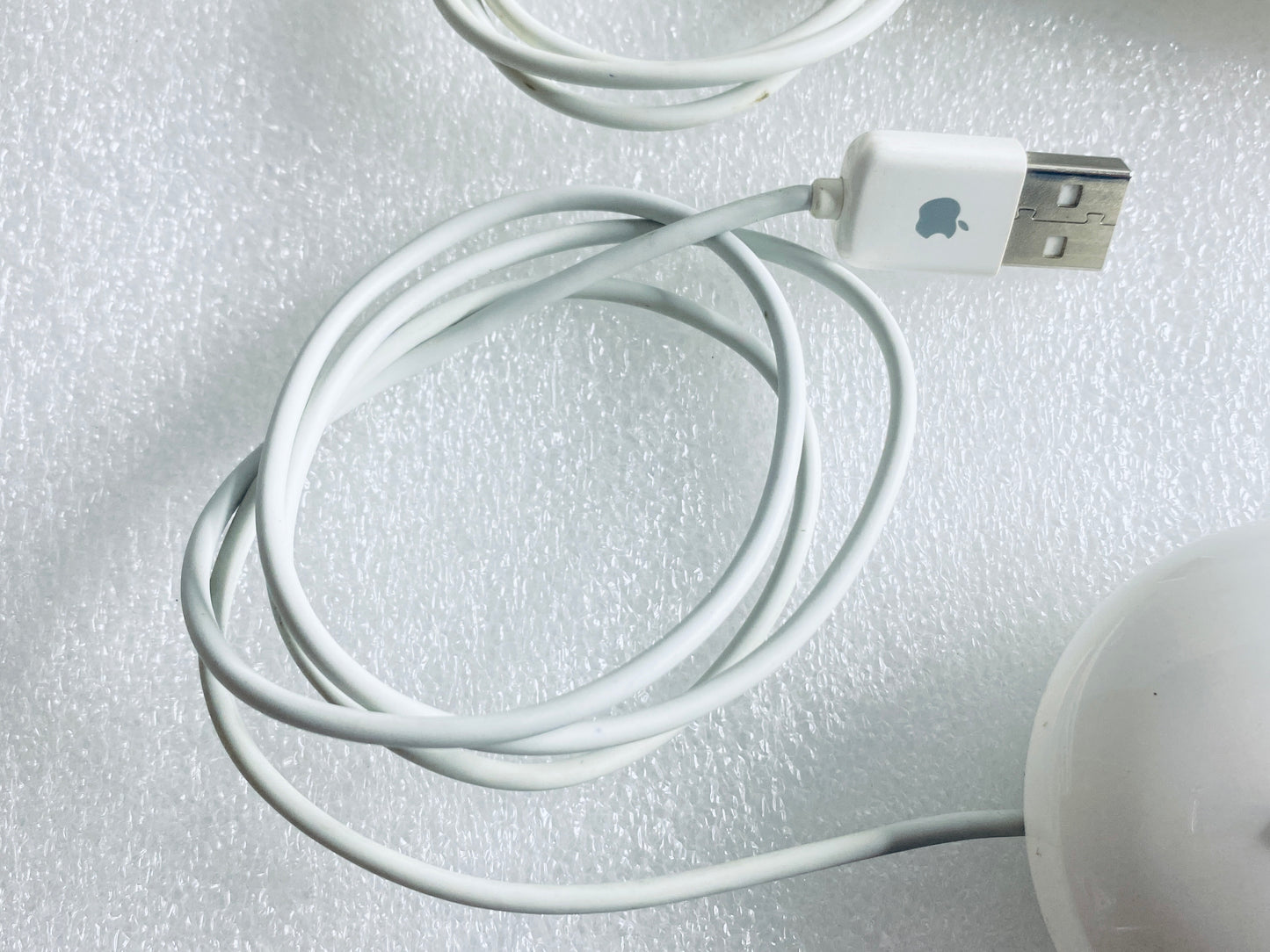 lot Of 2 - Apple White Wired USB Mighty/Optical Mouse, A1152