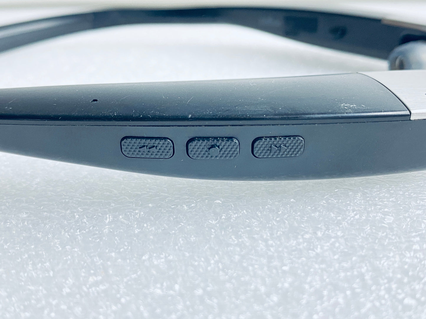 #129 - Insignia Wireless Bluetooth In-Ear Headset With Built-In Microphone, NS-CAHBTEB02-BLK - (IN CONDITION AS SHOWN)