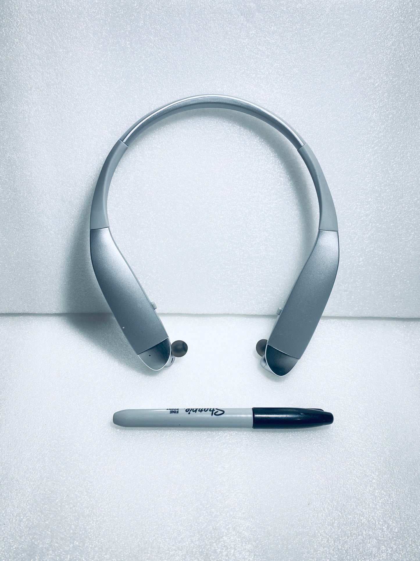 #149 - Insignia Wireless Bluetooth In-Ear Headset With Built-In Microphone, NS-CAHBTEBNC-S - (IN CONDITION AS SHOWN)