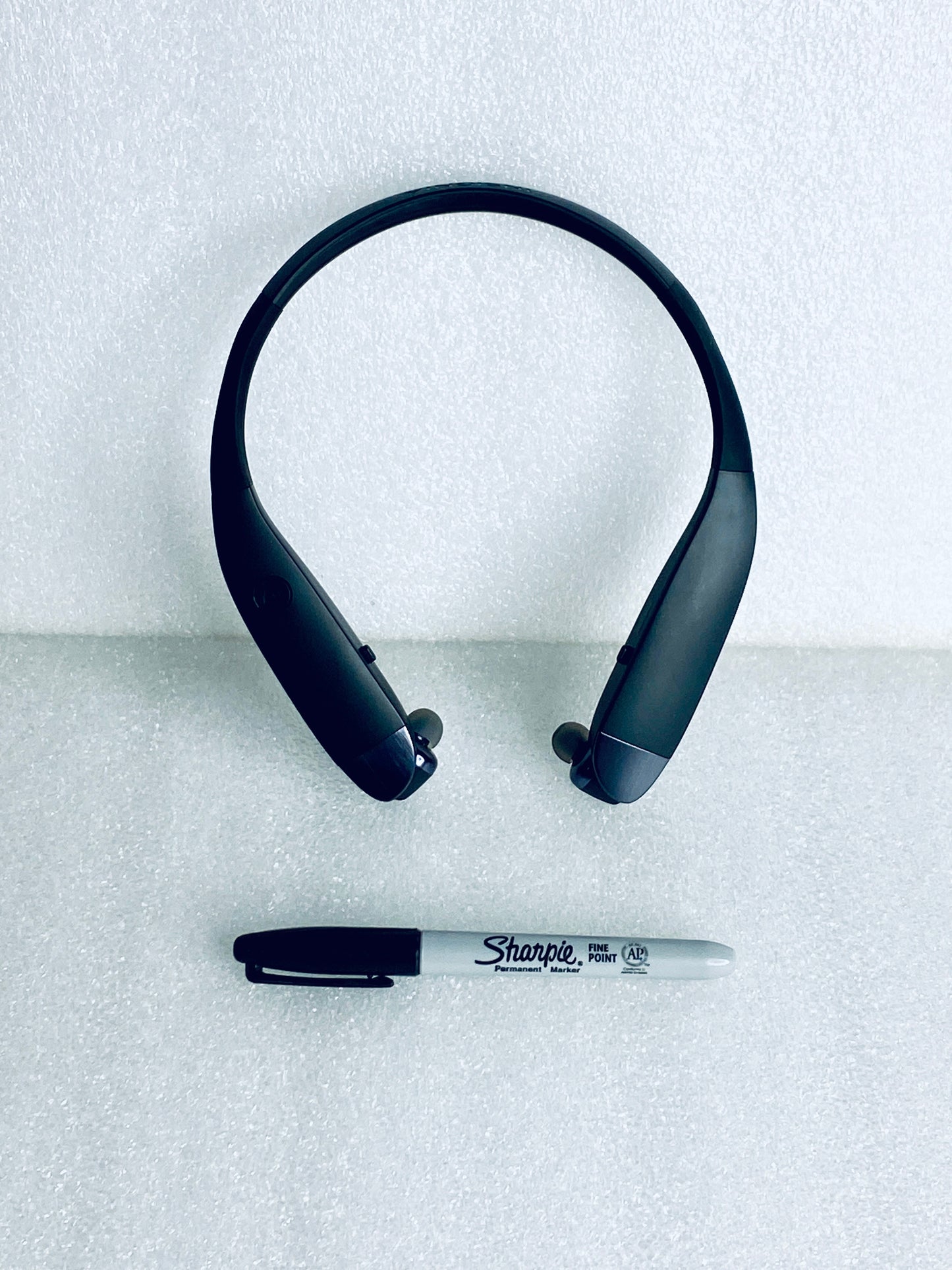 #174 - Insignia Wireless Bluetooth In-Ear Headset With Built-In Microphone, NS-CAHBTEBNC-B - (IN CONDITION AS SHOWN)