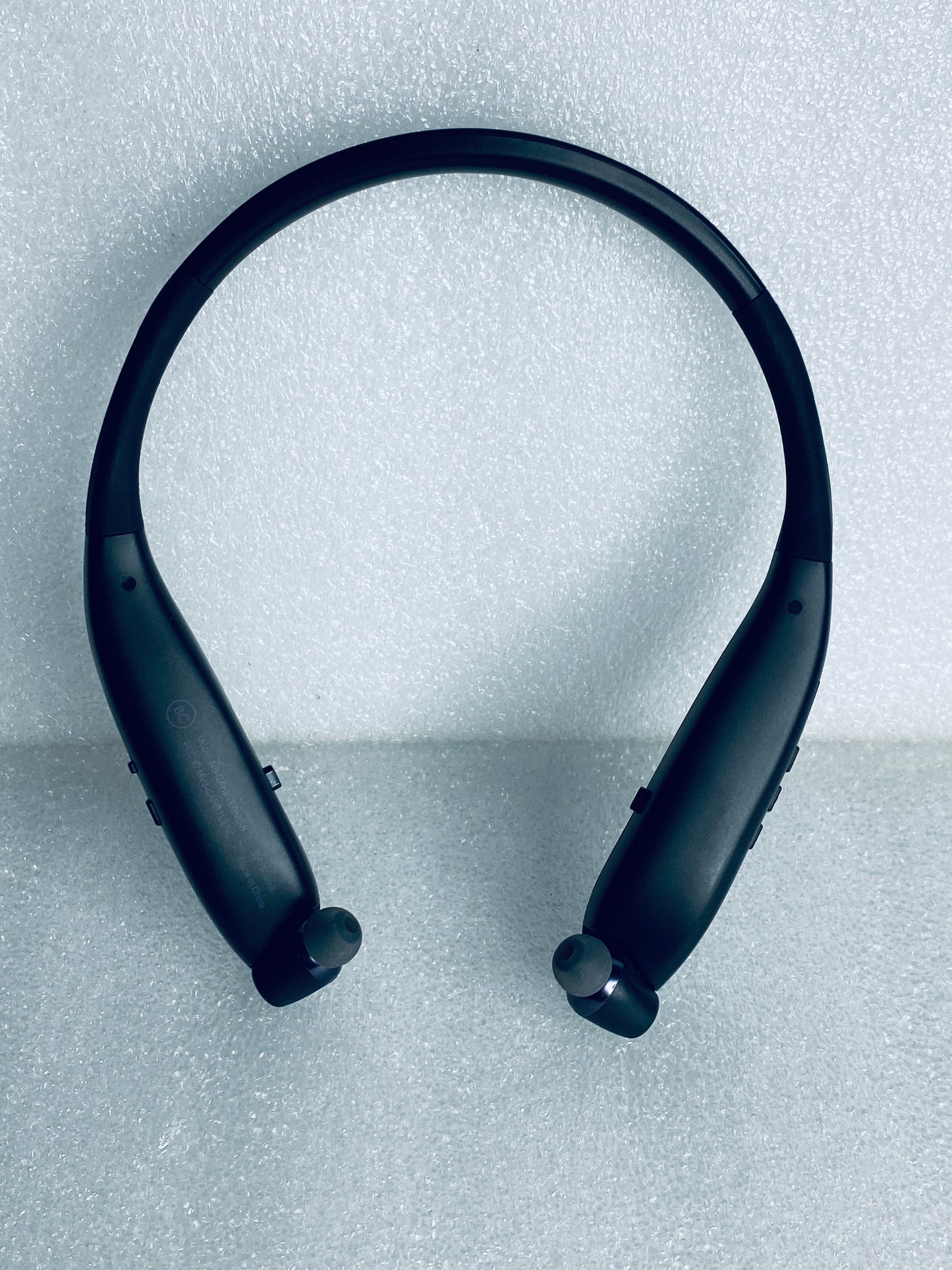 #174 - Insignia Wireless Bluetooth In-Ear Headset With Built-In Microphone, NS-CAHBTEBNC-B - (IN CONDITION AS SHOWN)