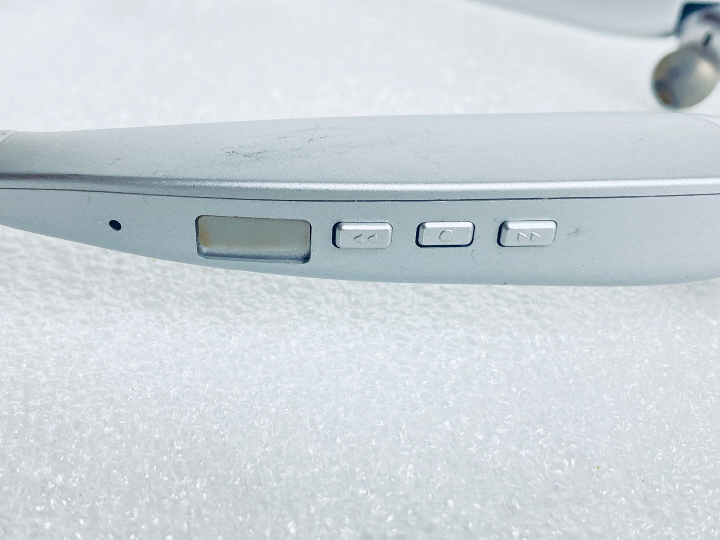 #192 - Insignia Wireless Bluetooth In-Ear Headset With Built-In Microphone, NS-CAHBTEBNC-S - (IN CONDITION AS SHOWN)