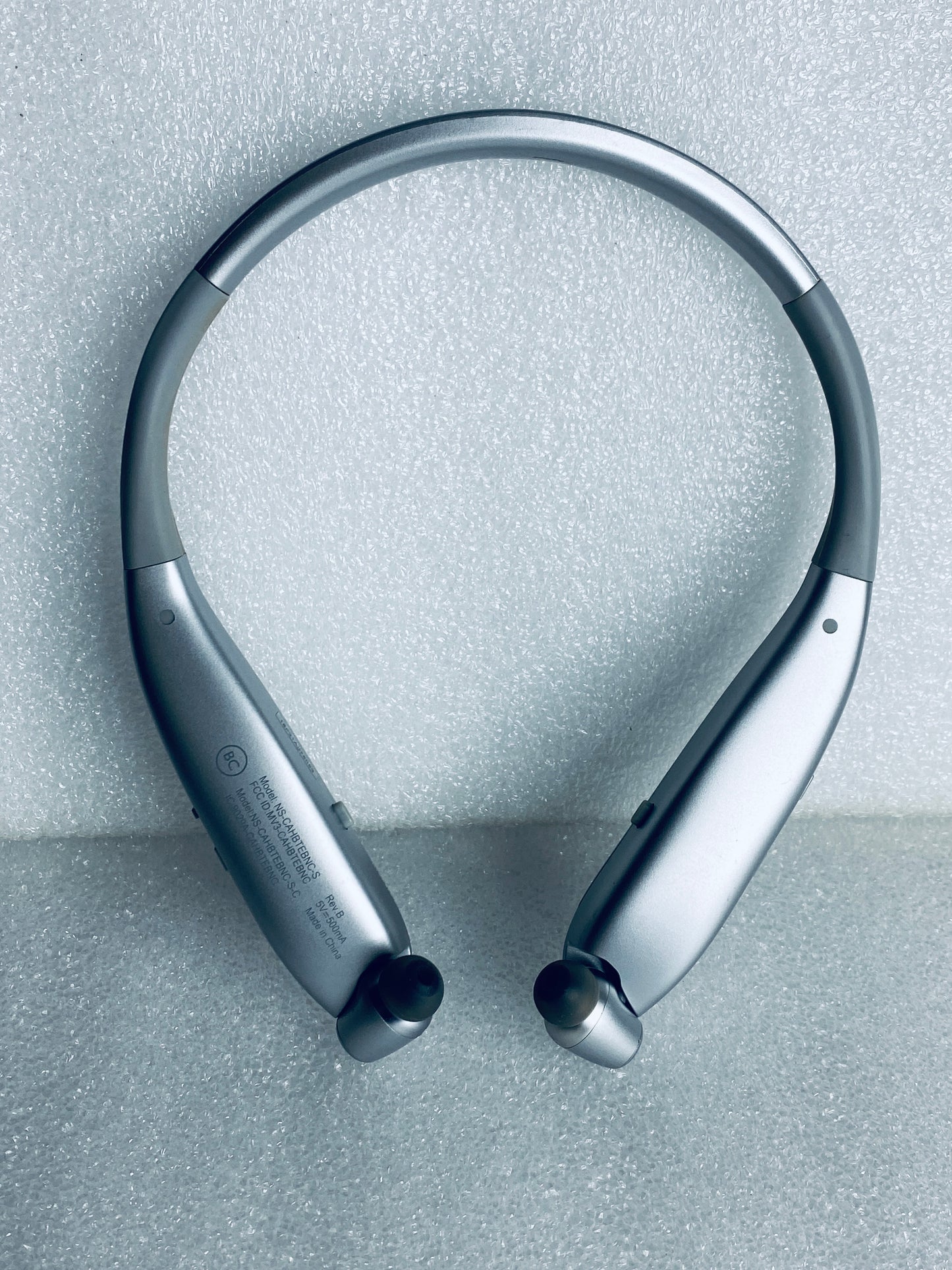 #213 - Insignia Wireless Bluetooth In-Ear Headset With Built-In Microphone, NS-CAHBTEBNC-S - (IN CONDITION AS SHOWN)