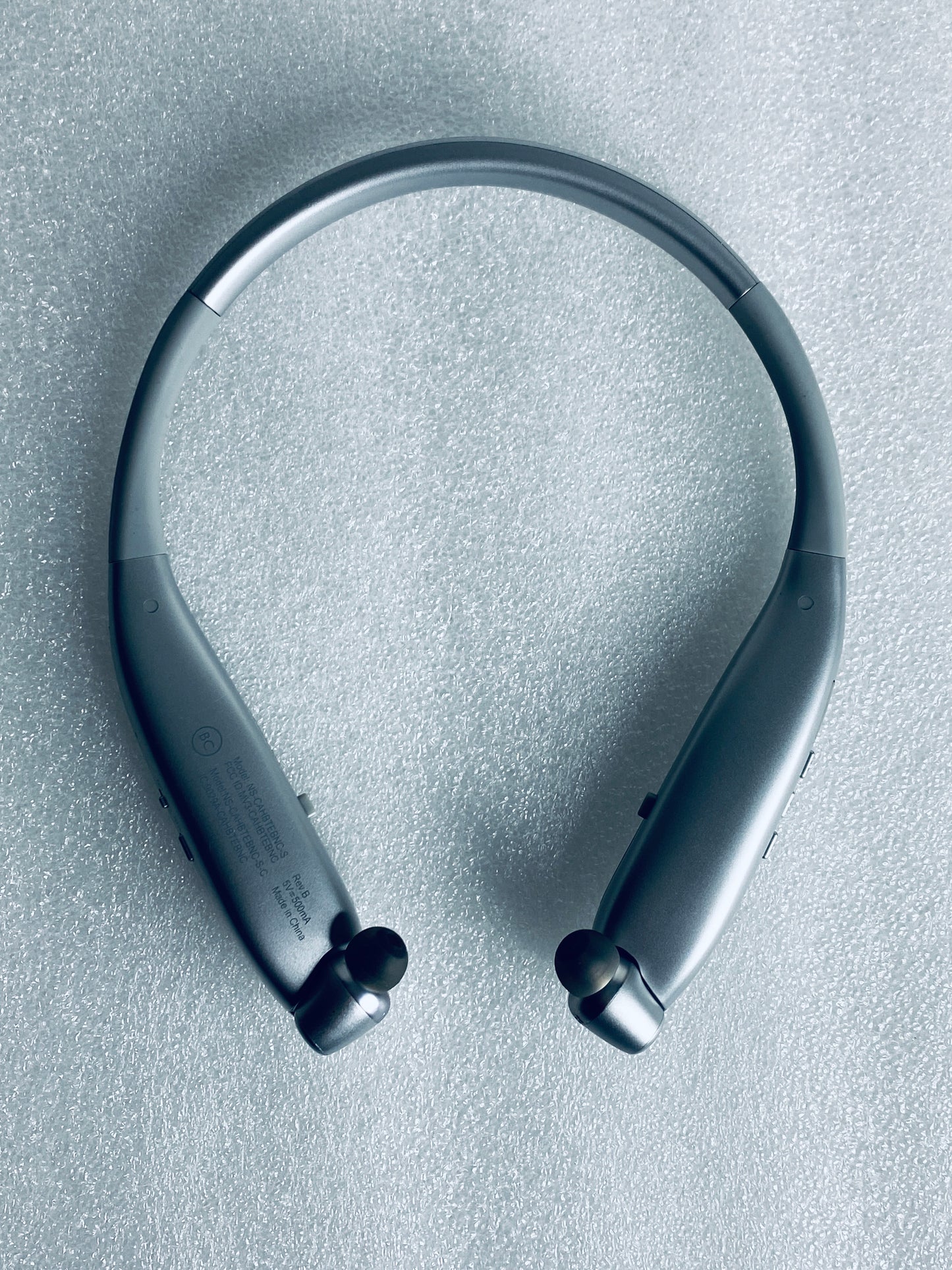 #233 - Insignia Wireless Bluetooth In-Ear Headset With Built-In Microphone, NS-CAHBTEBNC-S - (IN CONDITION AS SHOWN)