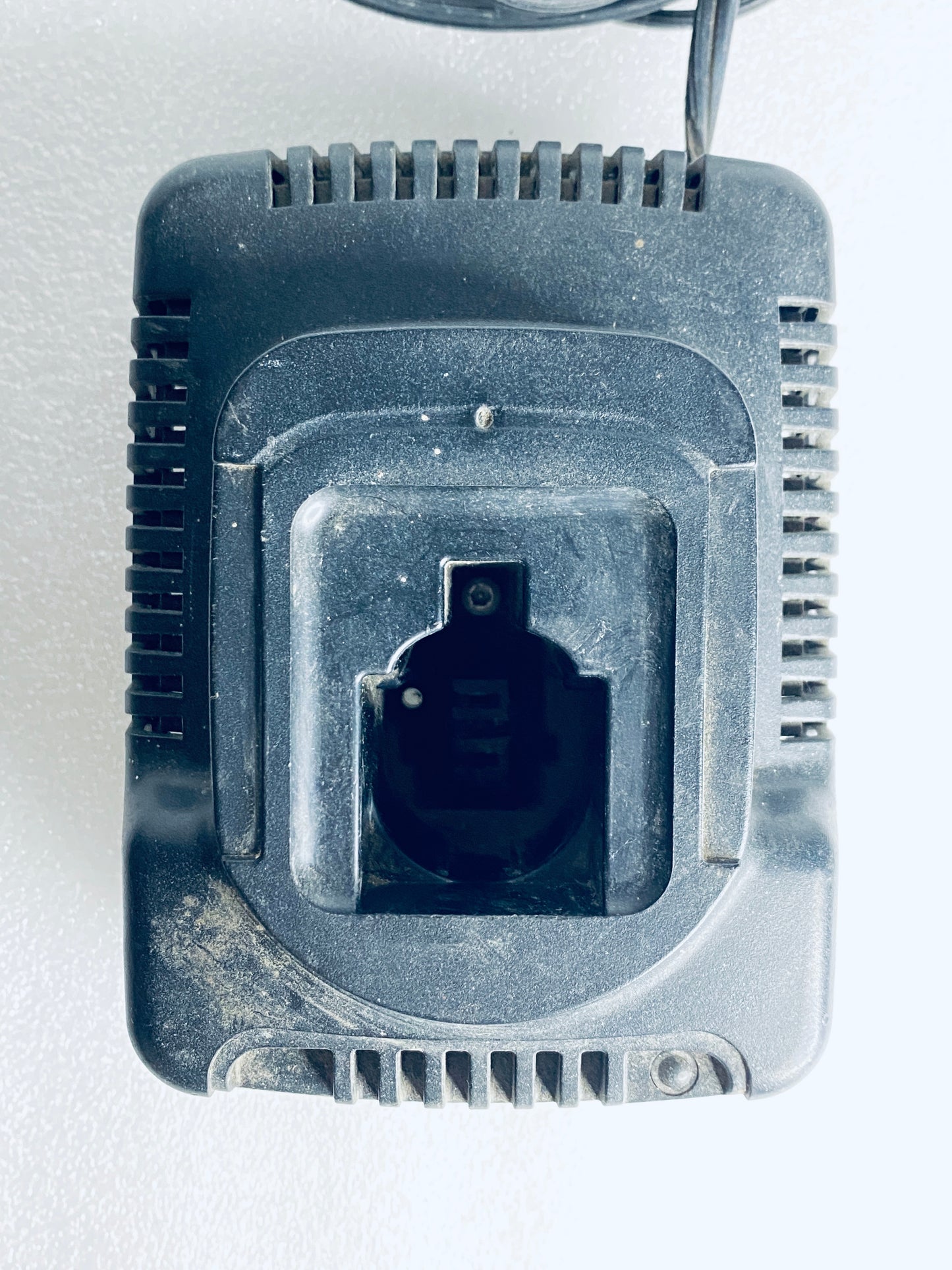 dewalt DW9116 18V Battery Charger, Charger Only