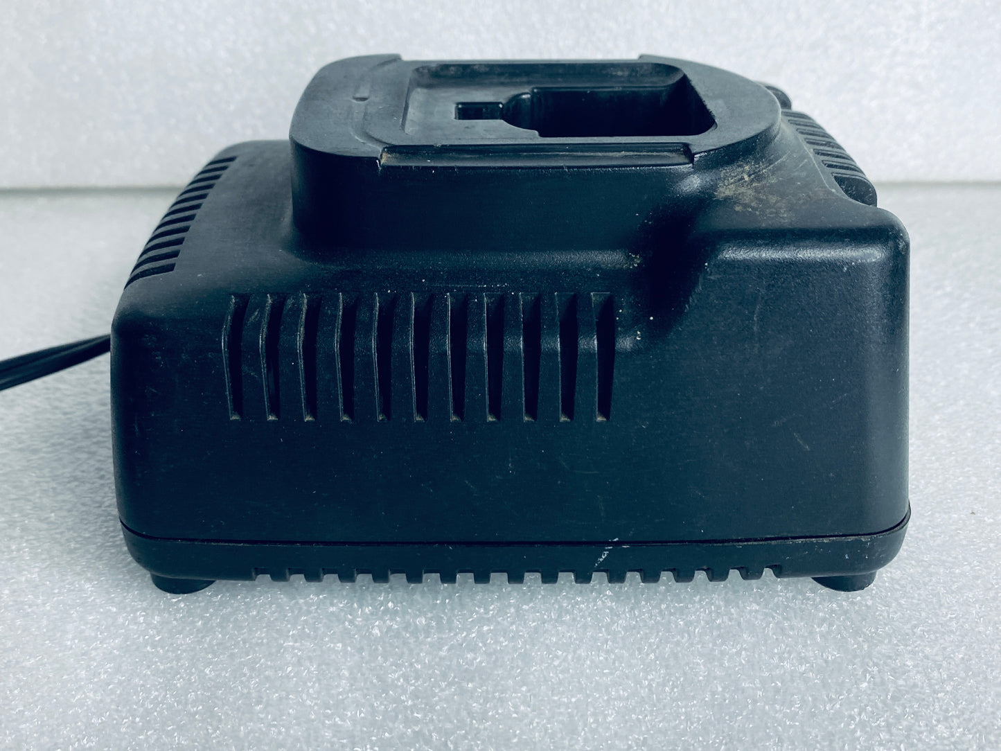 dewalt DW9116 18V Battery Charger, Charger Only