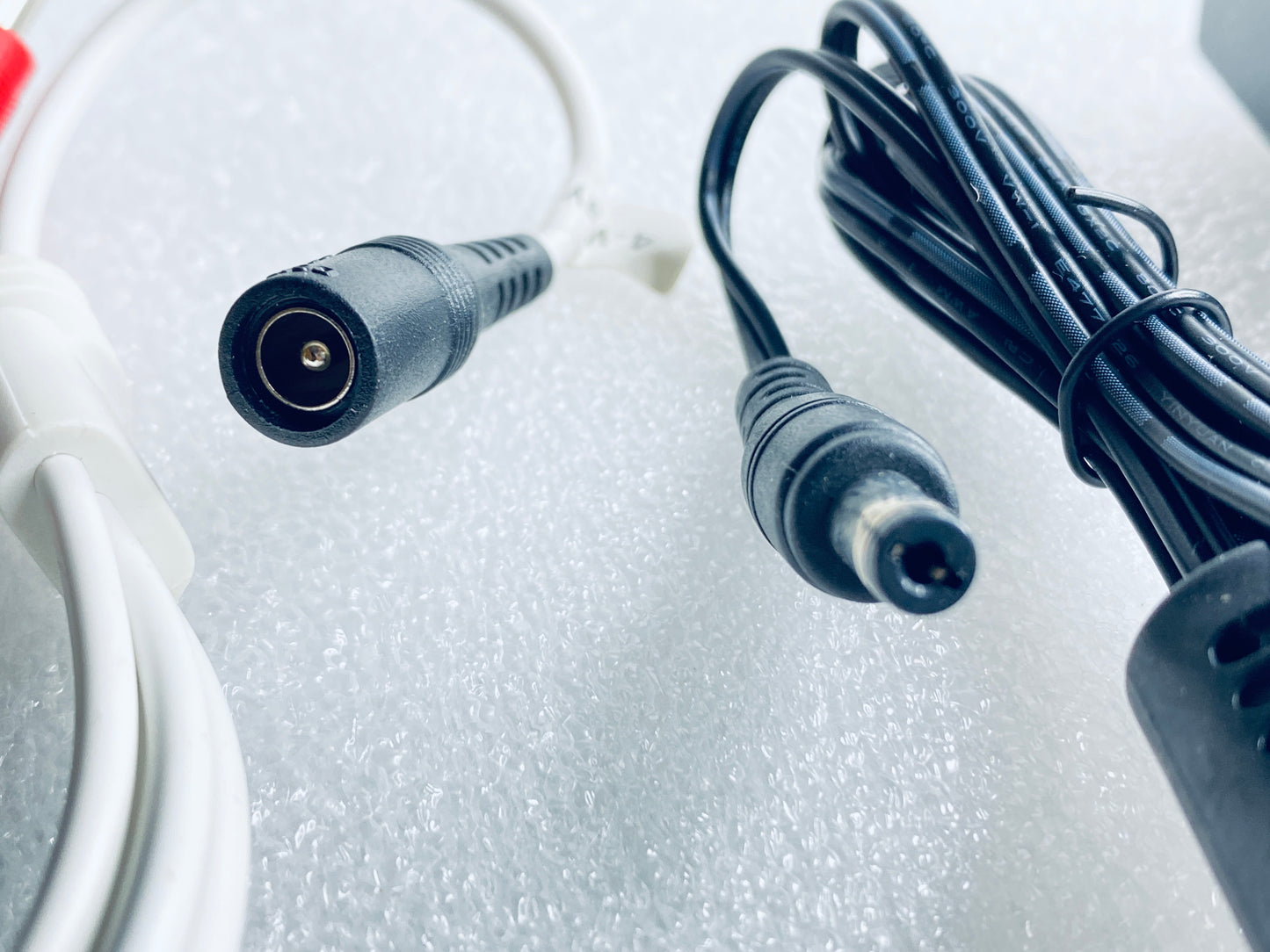 cS CS-1202000 12V 2A AC Power Supply With 4 Way Split Cable