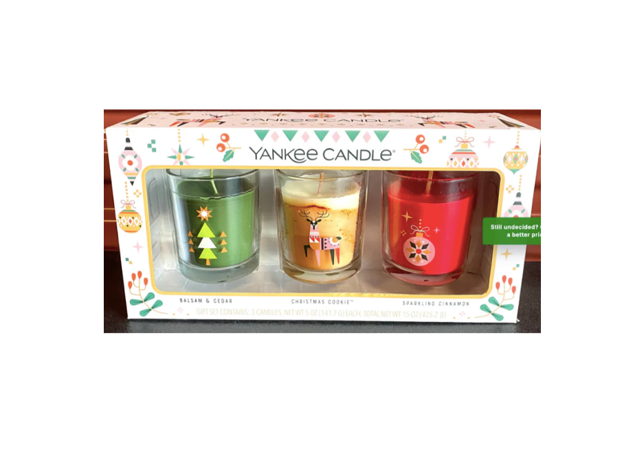 #250 - Set Of 3 New Other - Yankee Candles Christmas Gift Set, 5 oz. Each - (AS SHOWN)